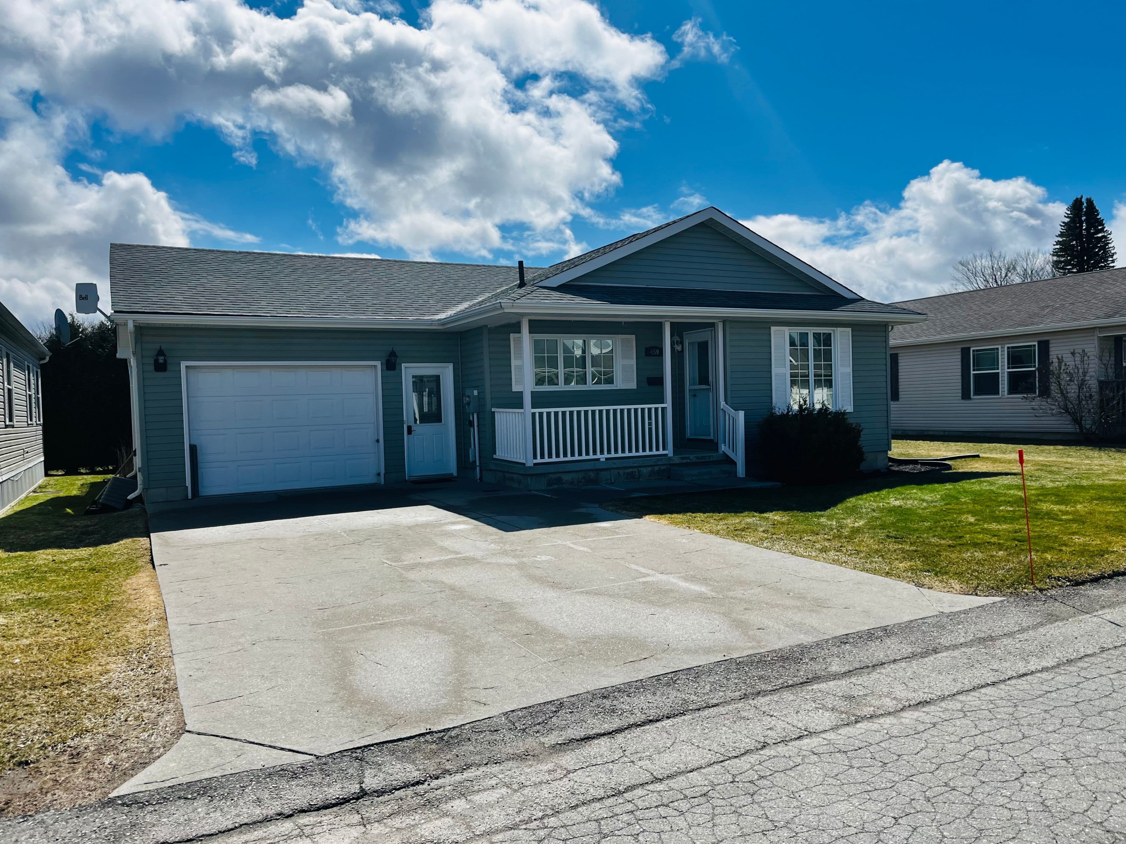459 Richard Crescent, Strathroy-Caradoc, ON N7G 3P4