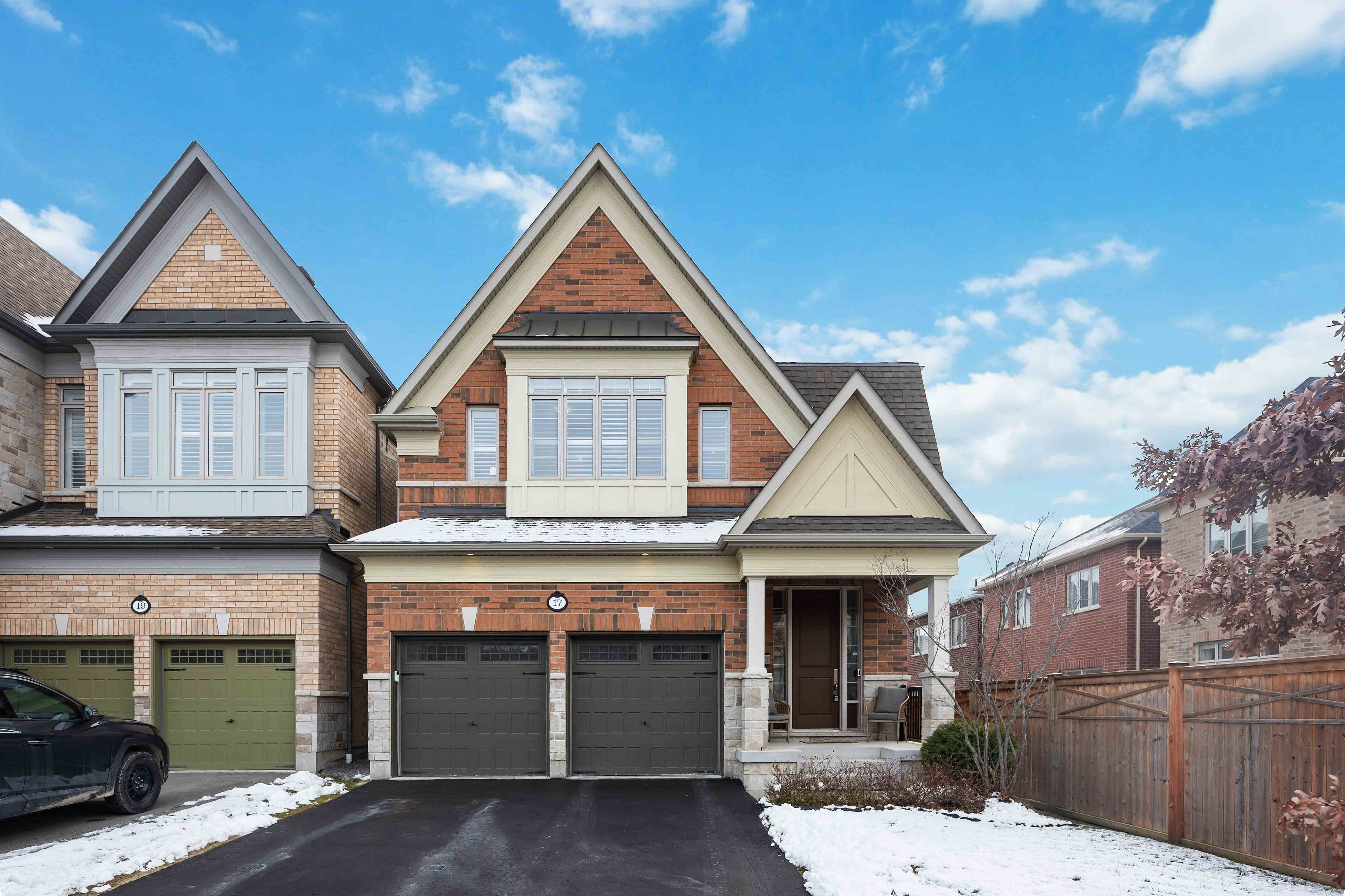 17 Pennine Drive, Whitby, ON L1P 0C3