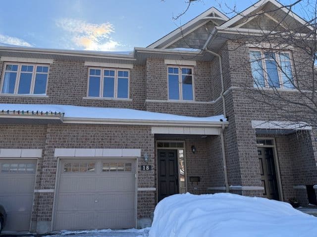 18 Madelon Drive, Barrhaven, ON K2J 5C8