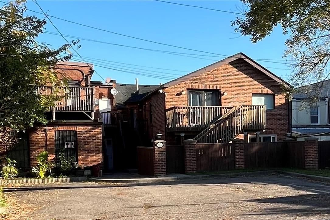 56 King Street W B, Hamilton, ON L9H 1T8