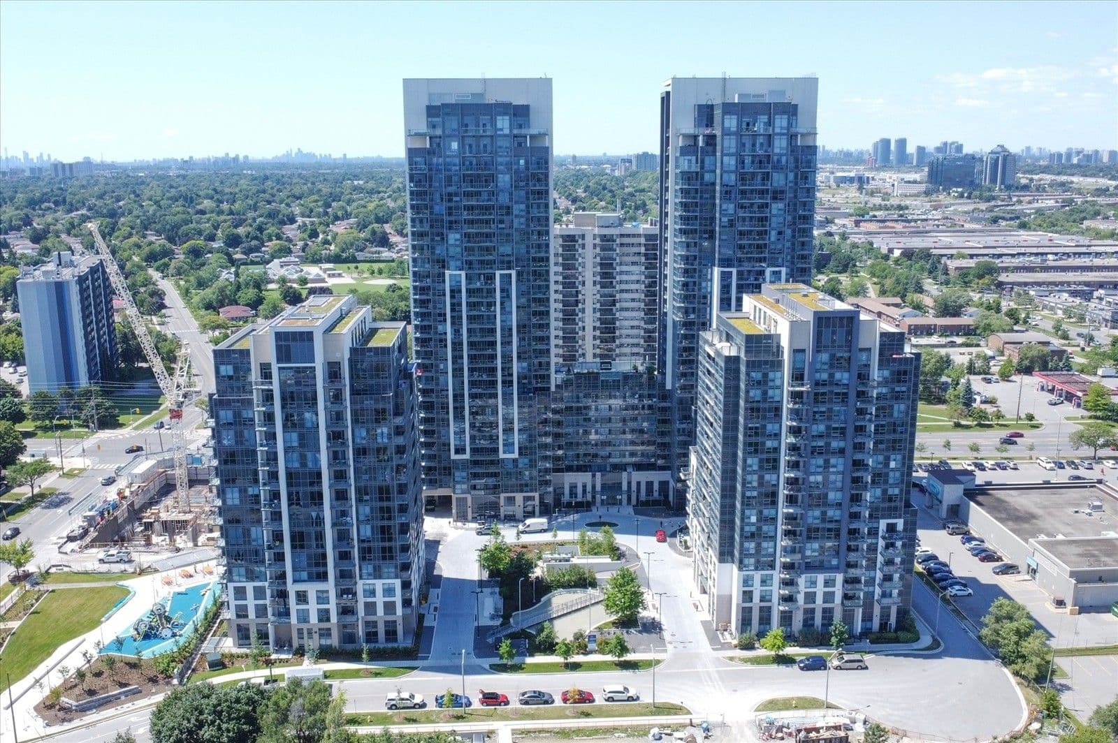 10 Meadowglen Place 908, Toronto E09, ON M1G 0A8