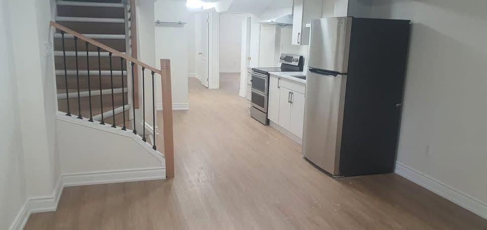 2059 Laurelcrest Place Bsmt, Oakville, ON L6M 3T8