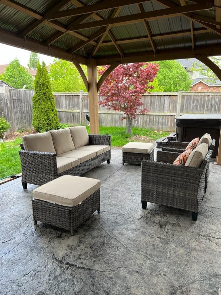 176 Colonial Drive, Guelph, ON N1L 1T7