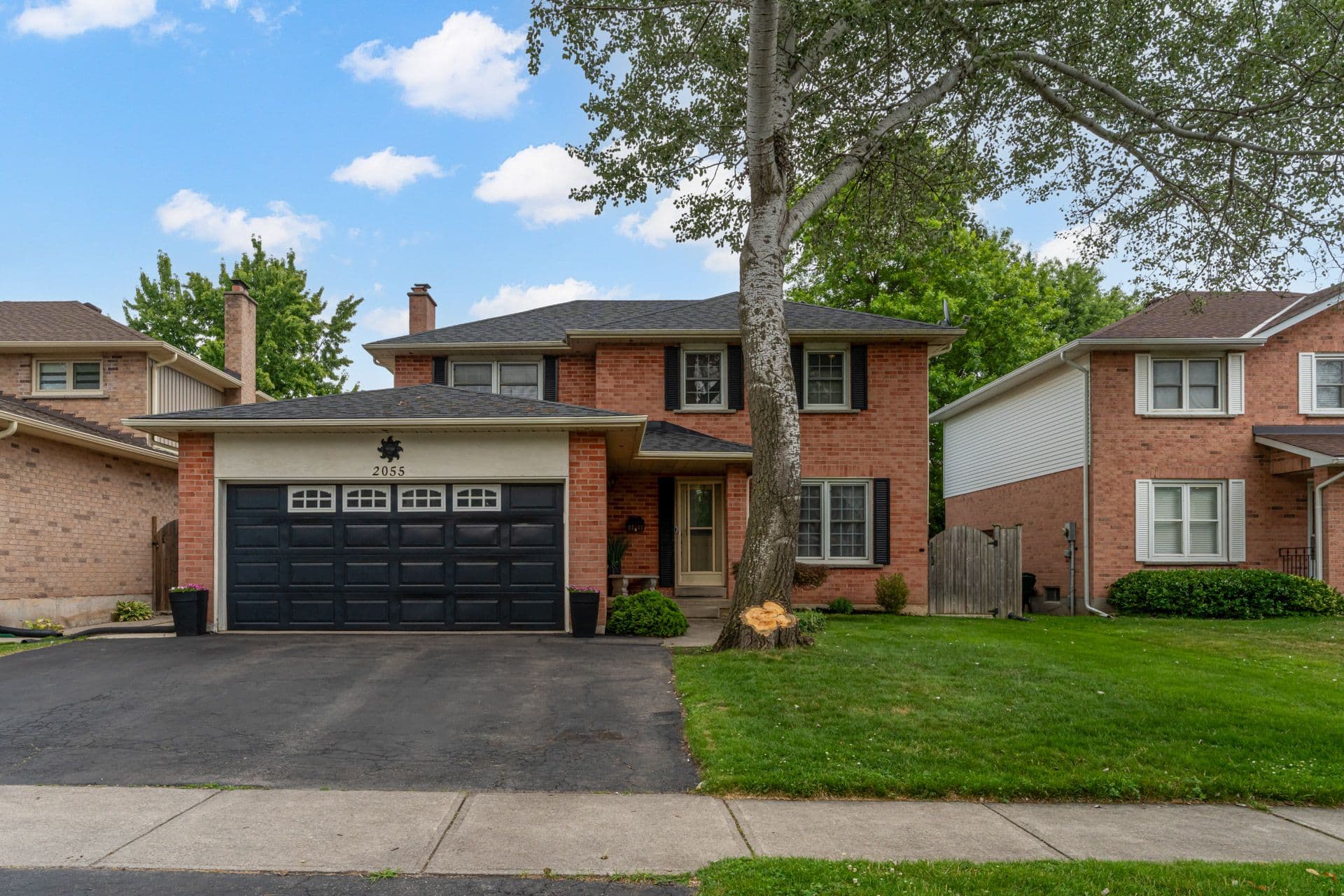 2055 Hunters Wood Drive, Burlington, ON L7M 2T9