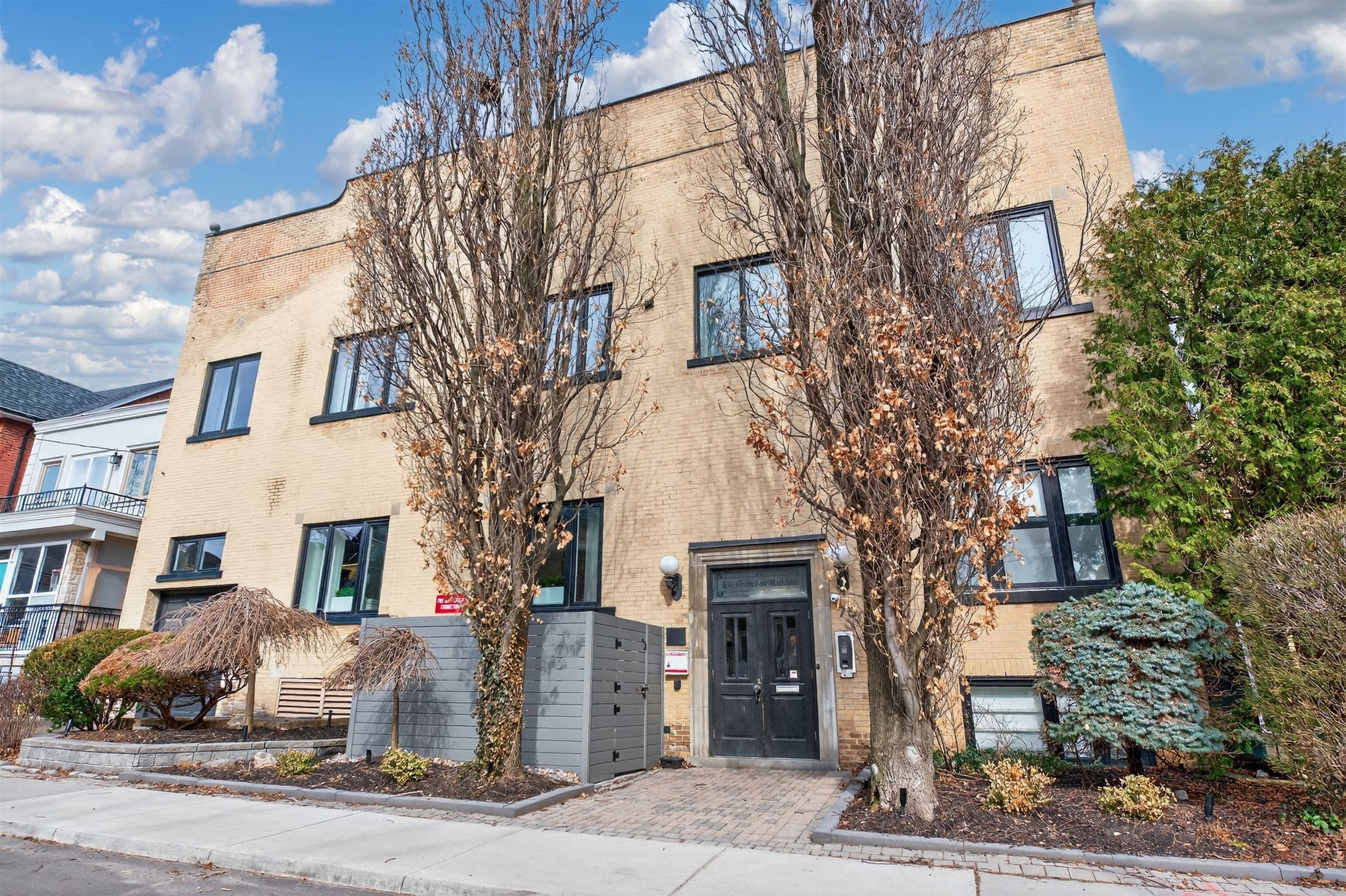 75 Markham Street 1, Toronto C01, ON M6J 2G4