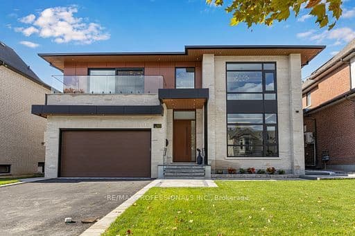 122 Ashbourne Drive, Toronto W08, ON M9B 4H8