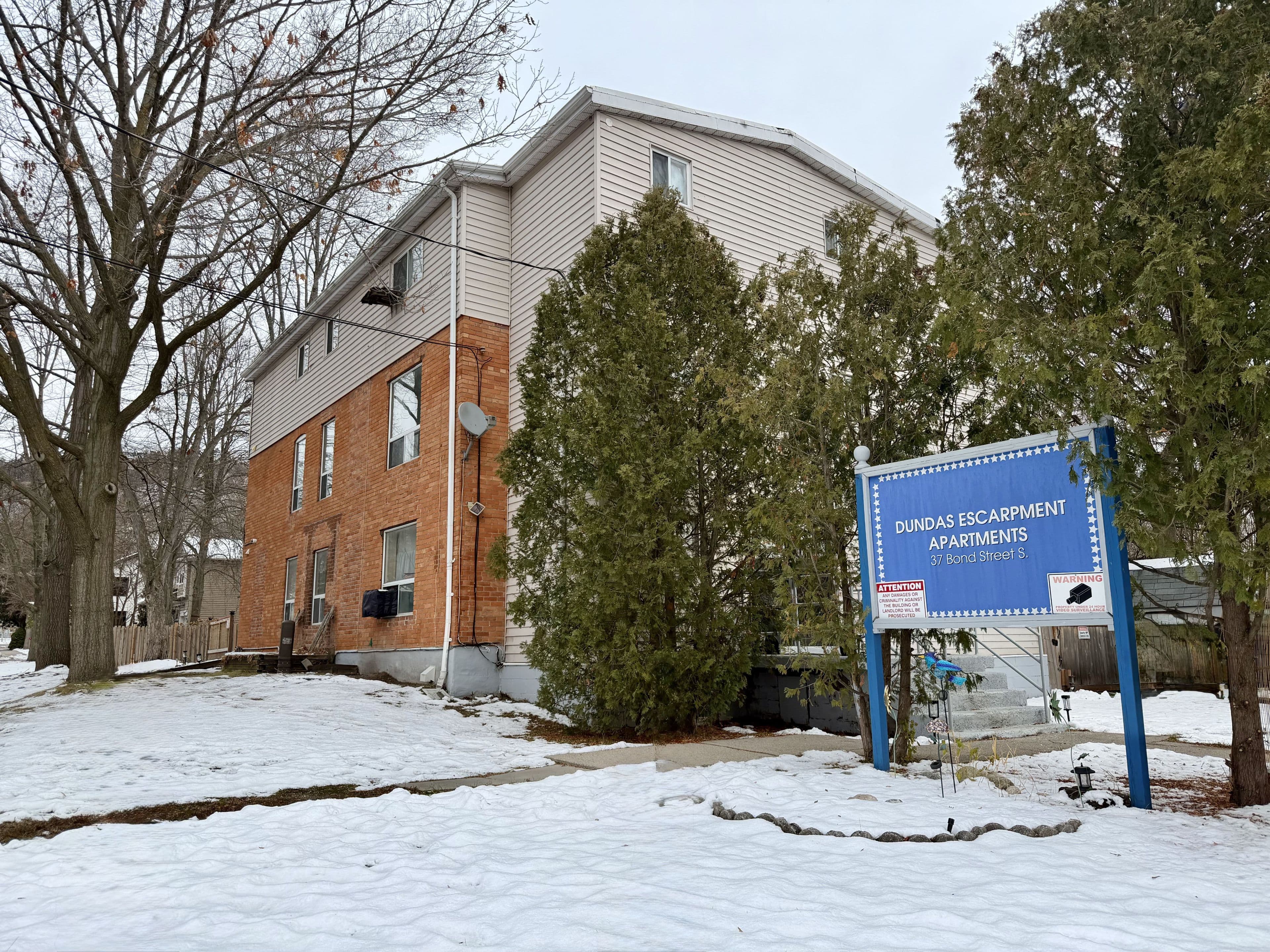 37 Bond Street S, Hamilton, ON L9H 3H2