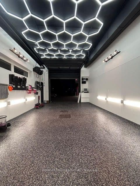 66 N Queen Street, Toronto W08, ON M8Z 2C4