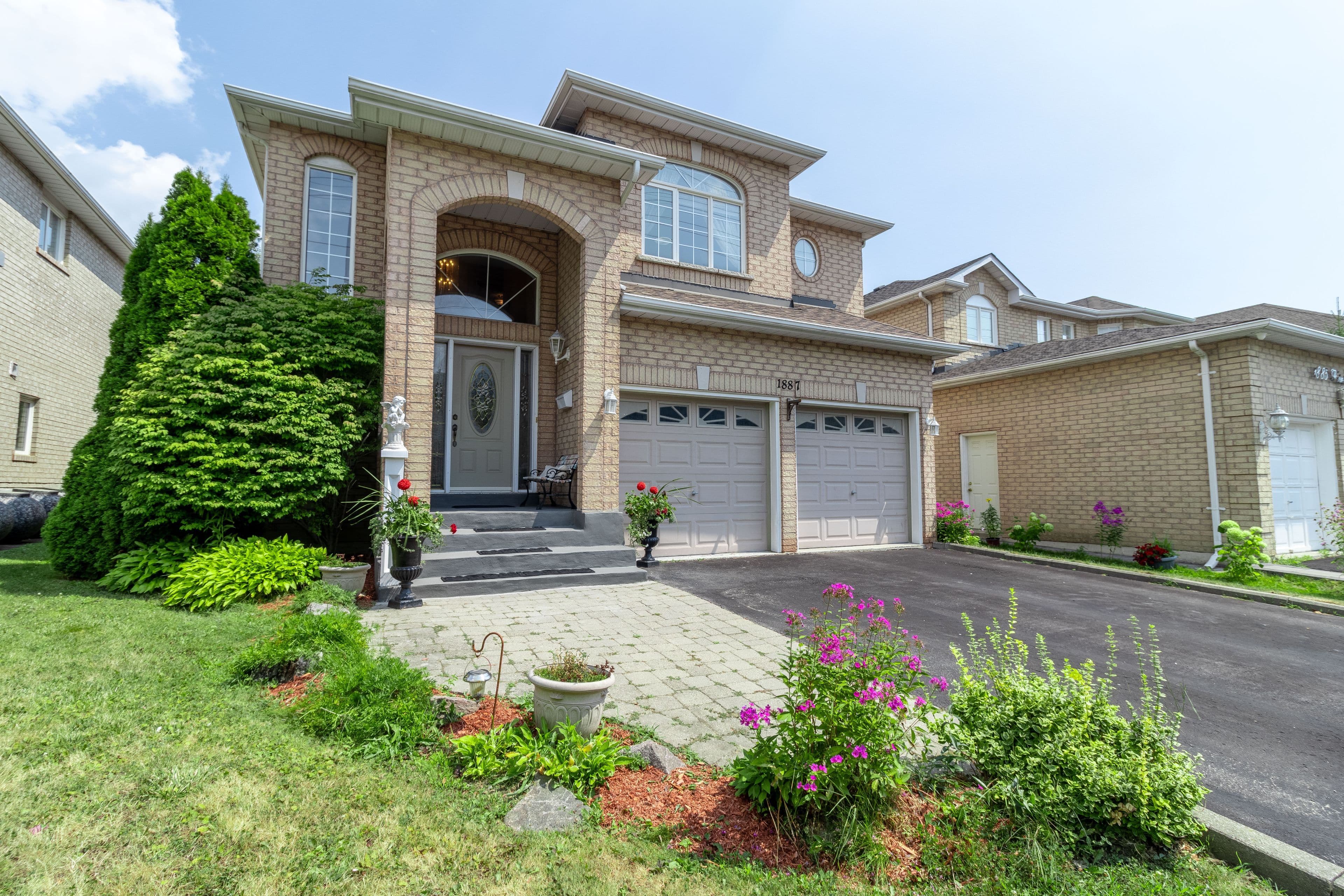 1887 Fairport Road, Pickering, ON L1V 1T5