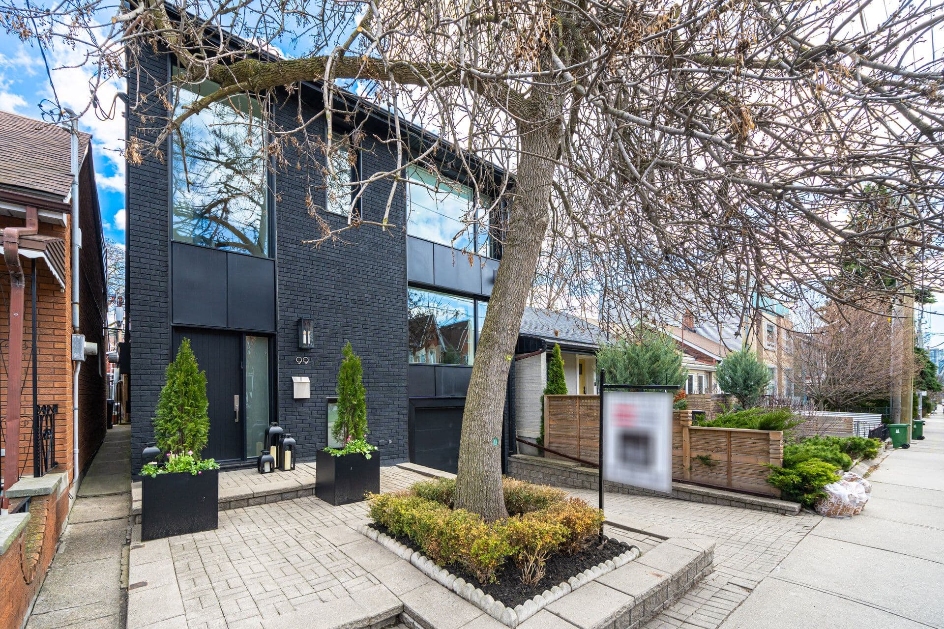 99 Claremont Street, Toronto C01, ON M6J 2M7