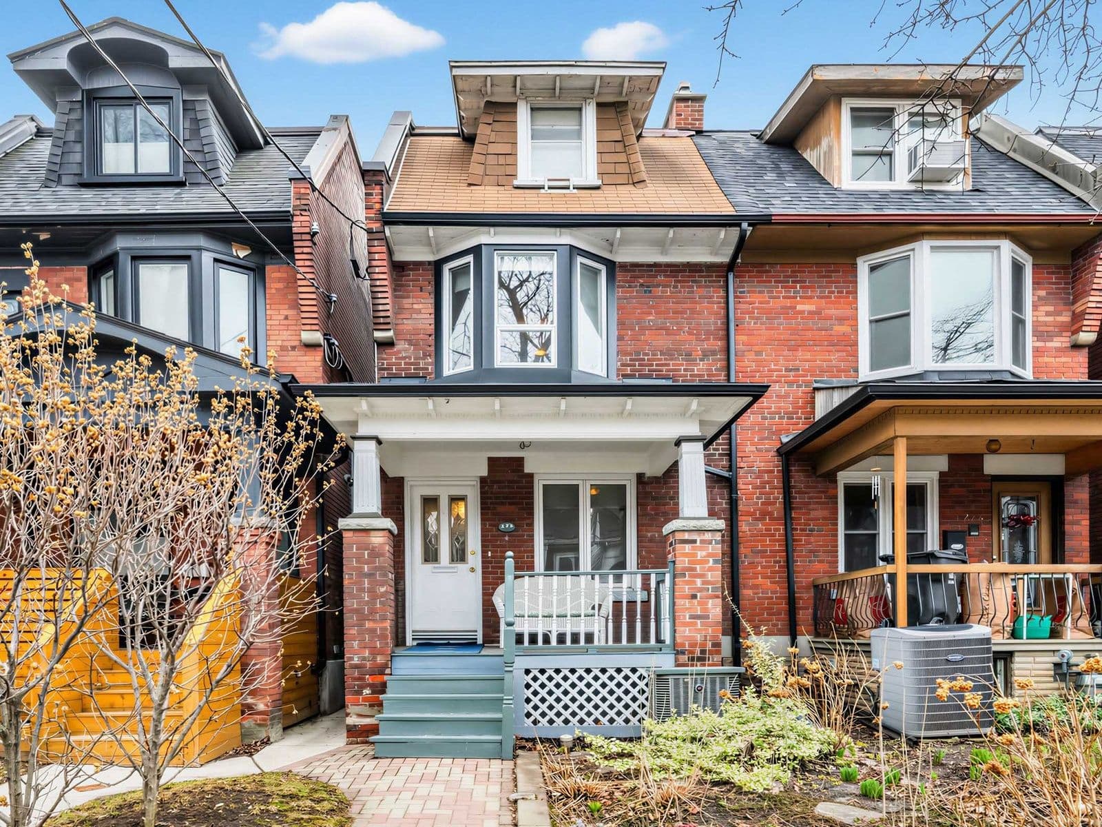 274 St Clarens Avenue, Toronto C01, ON M6H 3W3