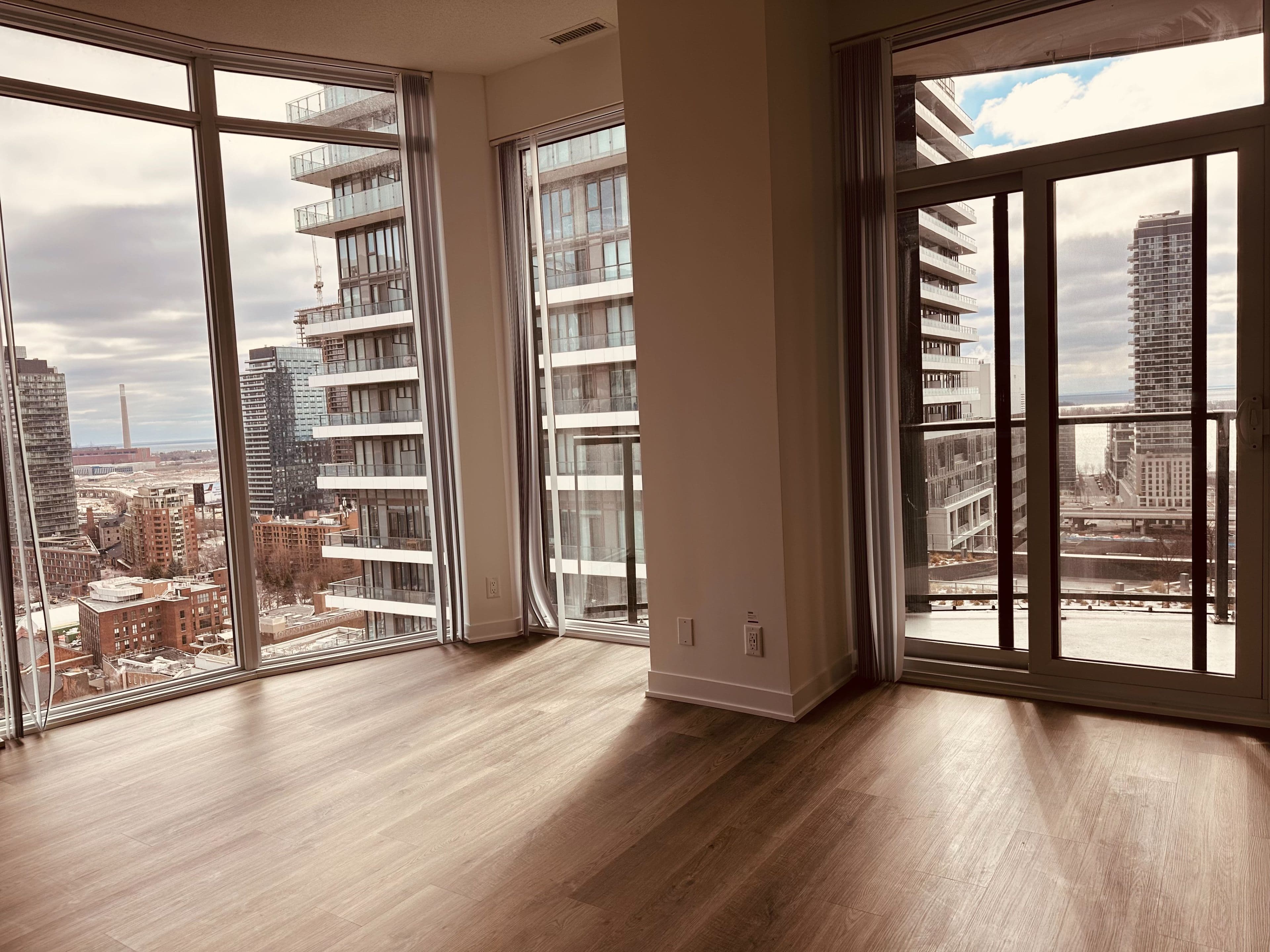 180 Front Street E 2506, Toronto C08, ON M5A 0A9