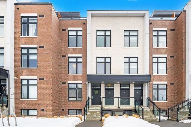 9560 Islington Avenue S 214, Vaughan, ON L4H 5E8