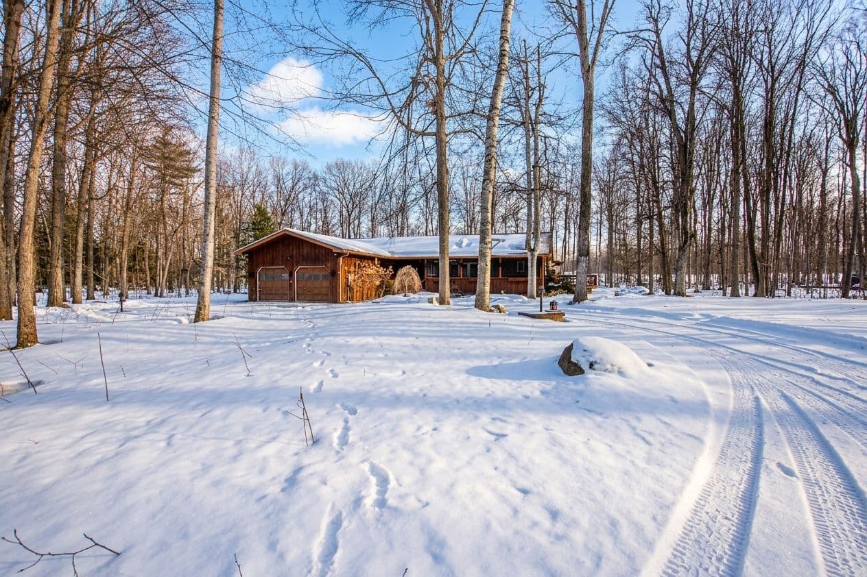 607 Big Bay Point Road, Innisfil, ON L9S 2N4