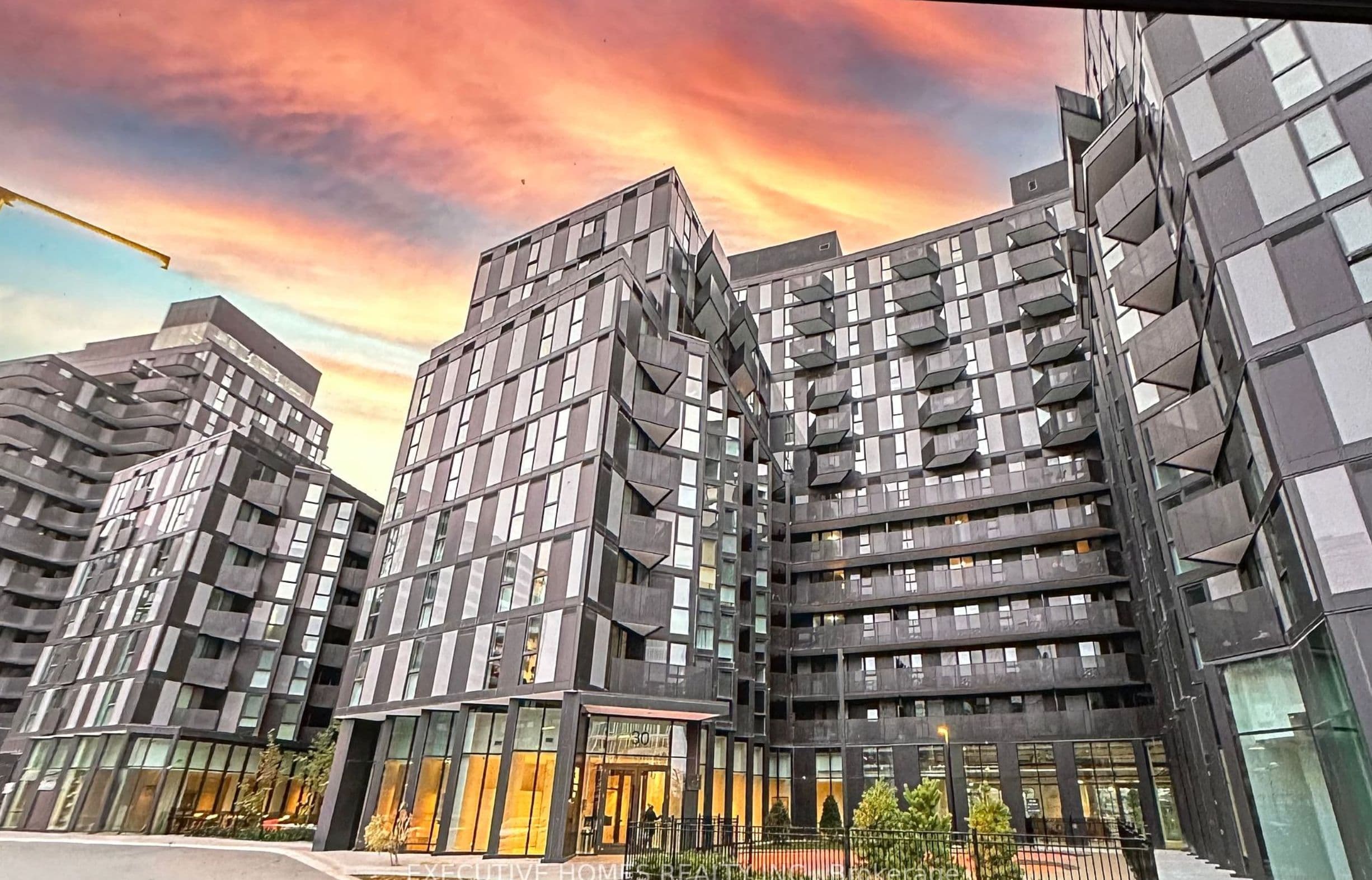 30 Tretti Way 1311, Toronto C06, ON M3H 0E3