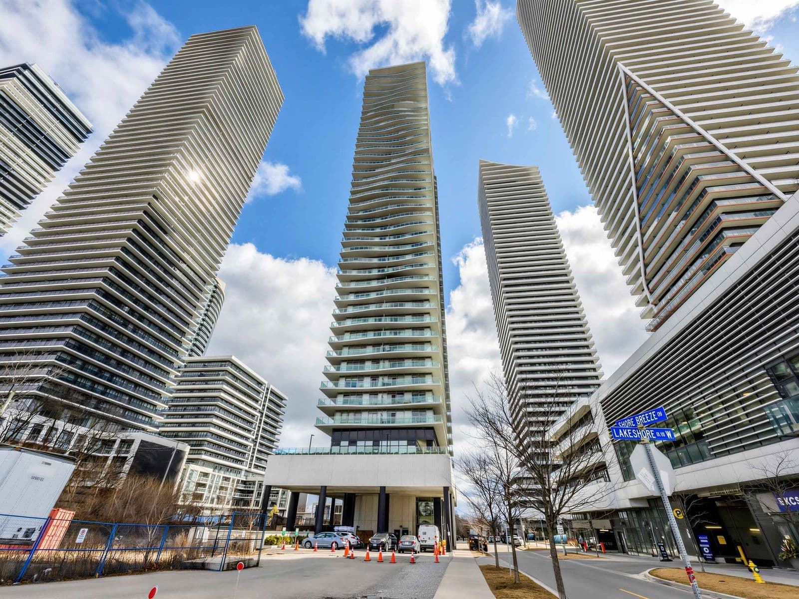 33 Shore Breeze Drive UPH4103, Toronto W06, ON M8V 0G1