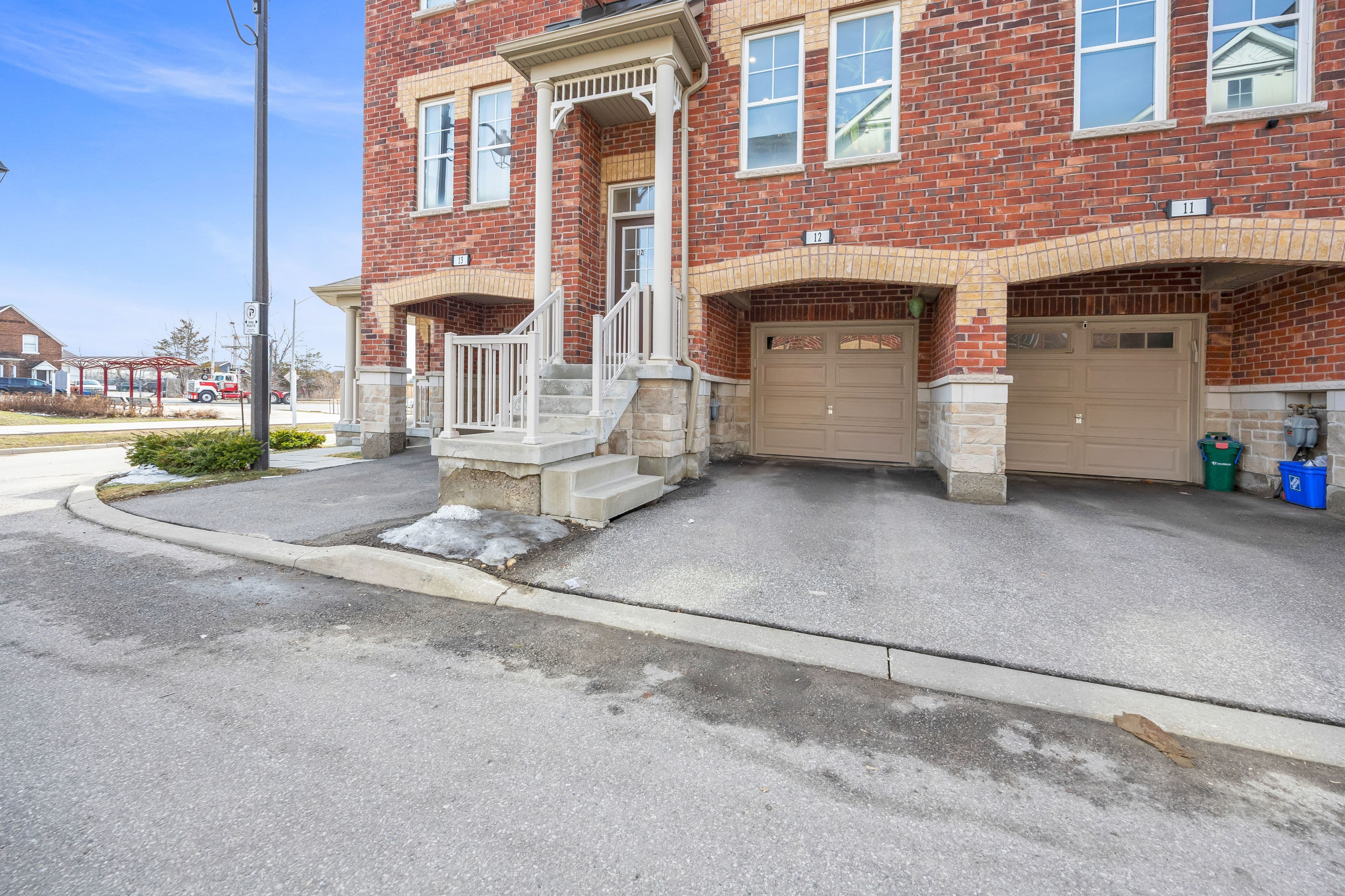 10 Porter Avenue W 12, Vaughan, ON L4L 0H1