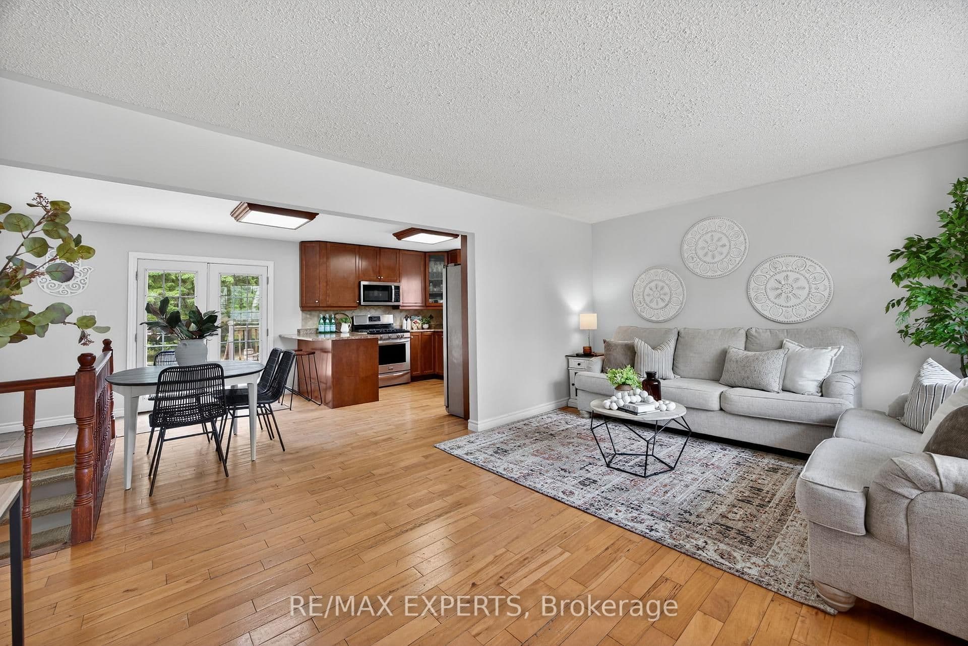 3114 Poplar Road, Innisfil, ON L9S 2J9