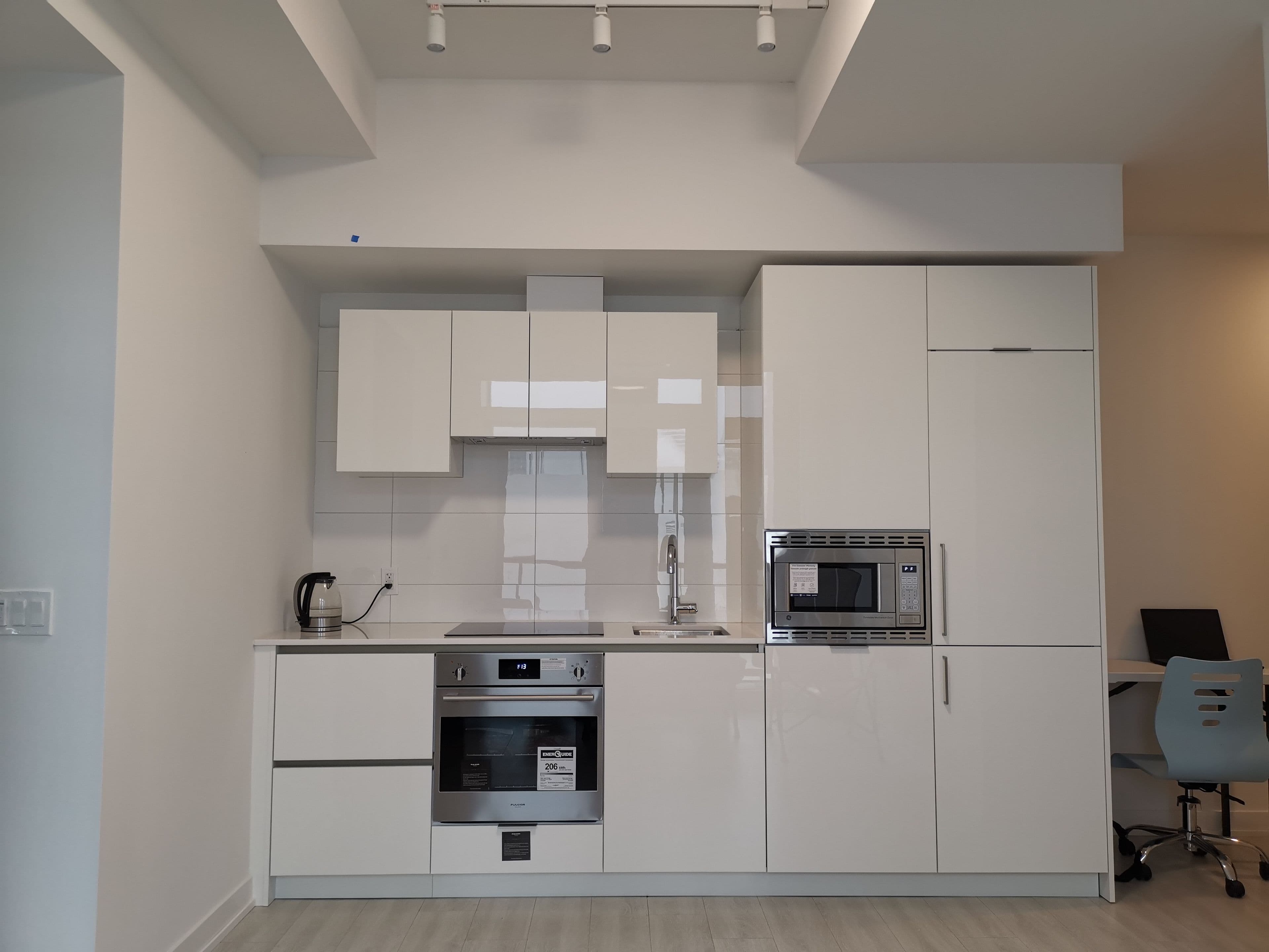 238 Simcoe Street 3806, Toronto C01, ON M5T 0E2