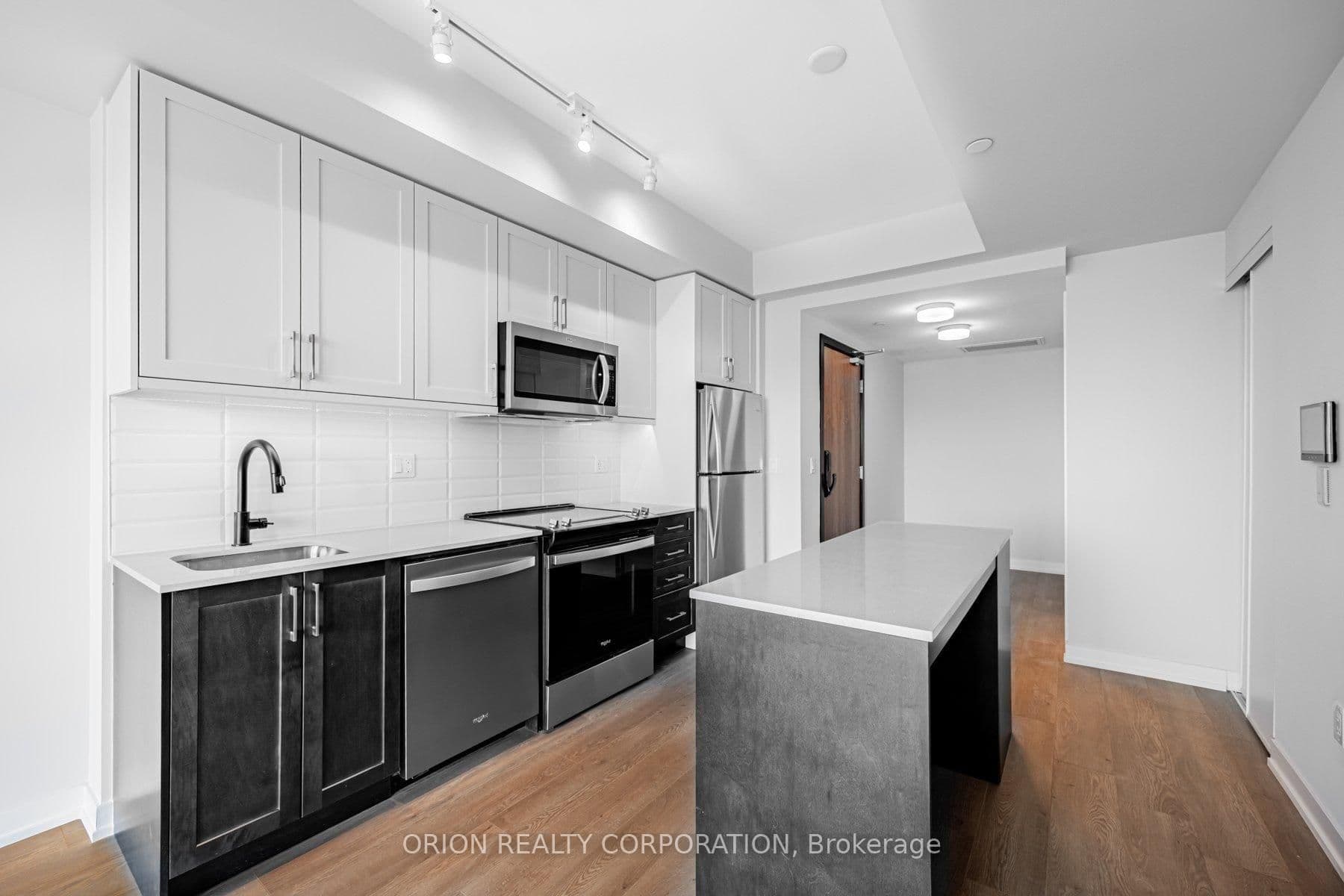 201 Brock Street S 221, Whitby, ON L1N 4K2