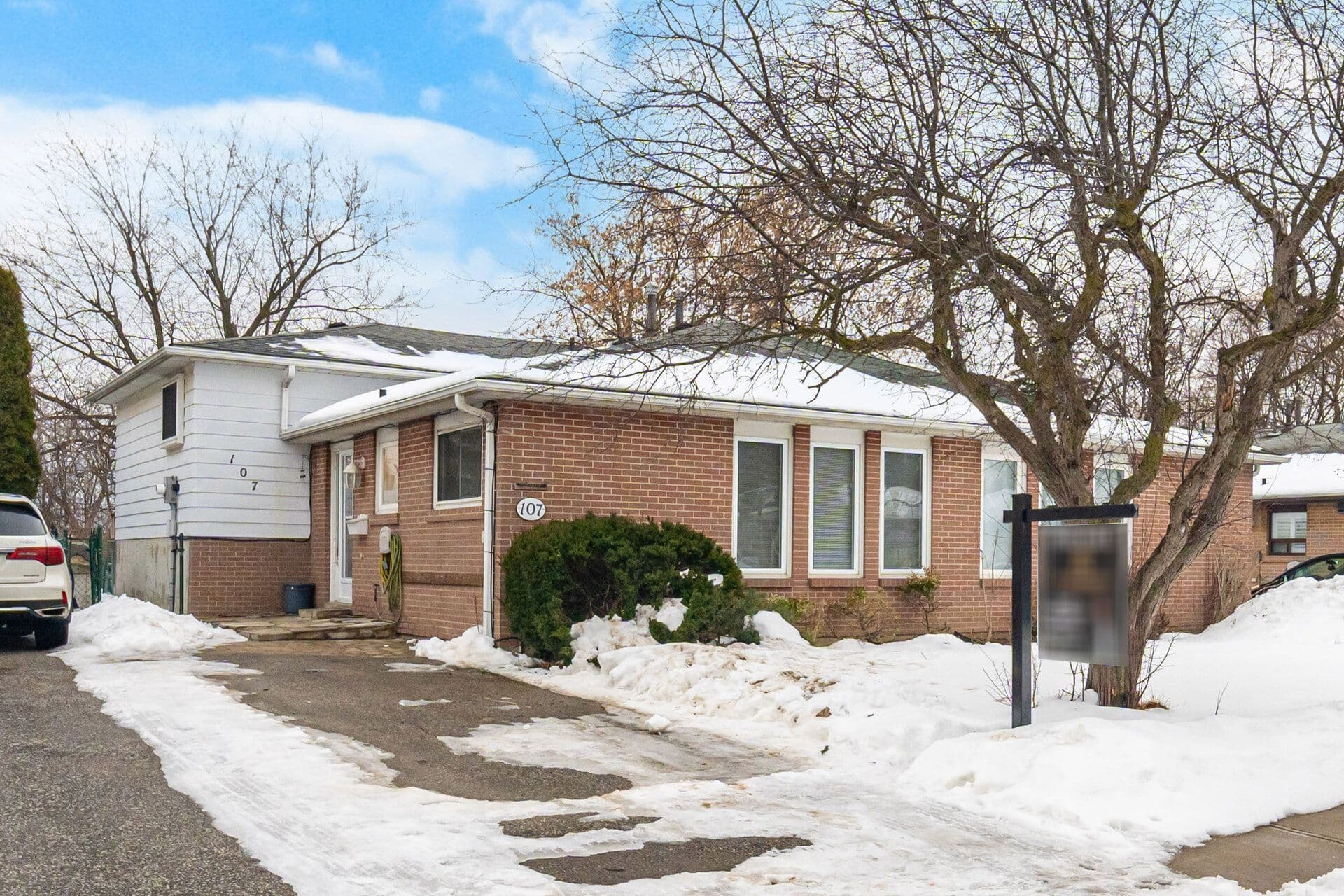 107 Archdekin Drive, Brampton, ON L6V 1Y8