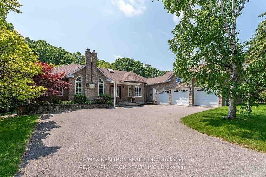 15 Treegrove Circle, Aurora, ON L4G 6M1