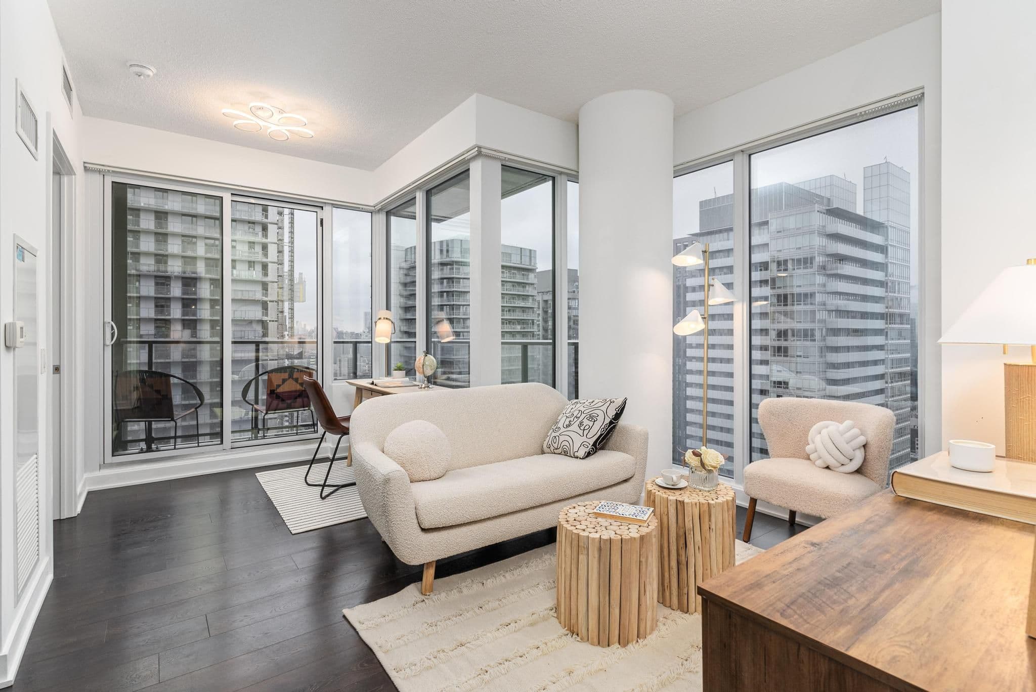 125 Blue Jays Way Street 4608, Toronto C01, ON M5V 1J6