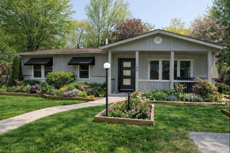 104 Linden Lane, Innisfil, ON L9S 1N4