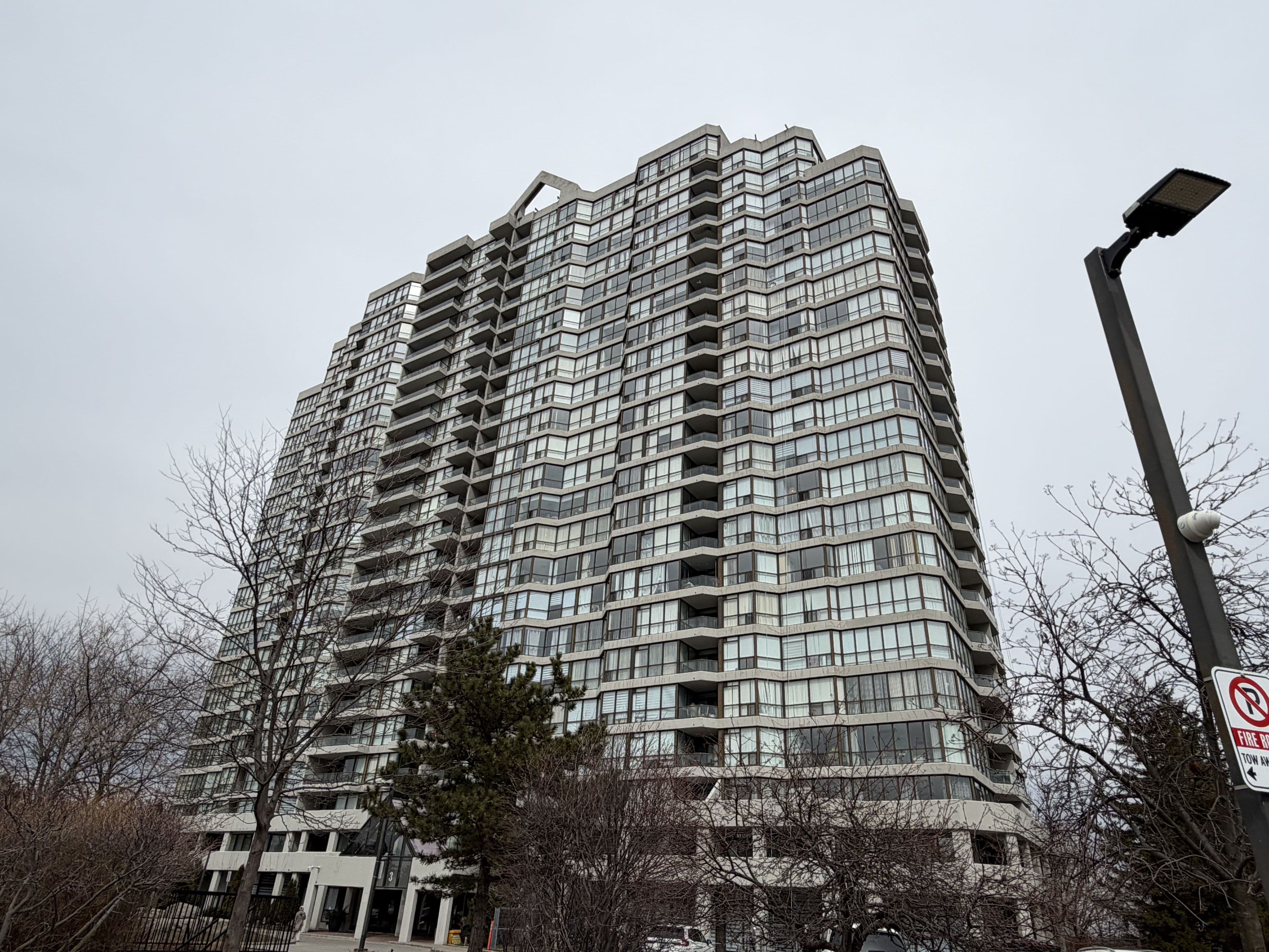 3 Rowntree Road 510, Toronto W10, ON M9V 5G8