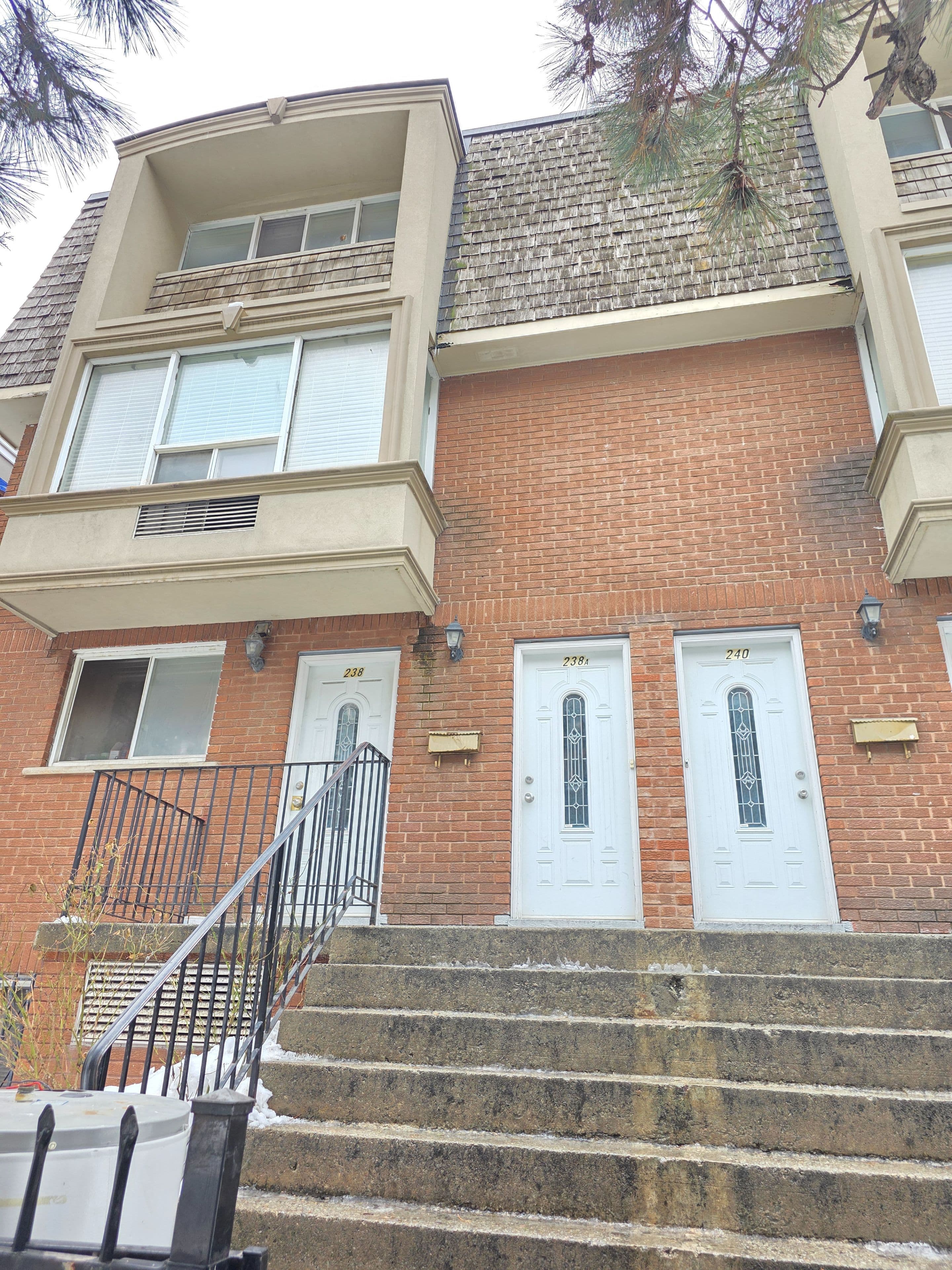 238 Shuter Street A, Toronto C08, ON M5A 1W1