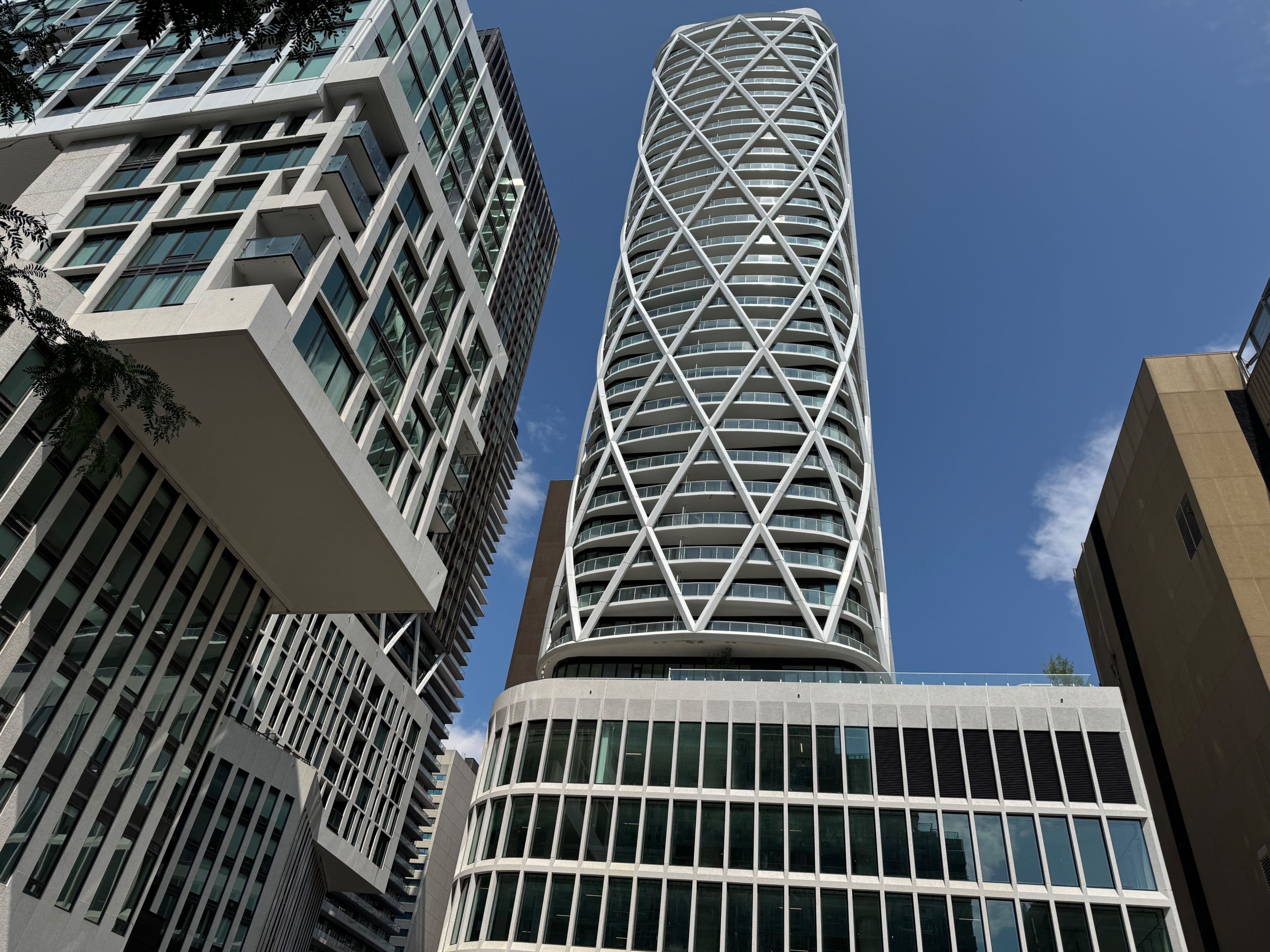 230 Simcoe Street 1226, Toronto C01, ON M5T 1T4