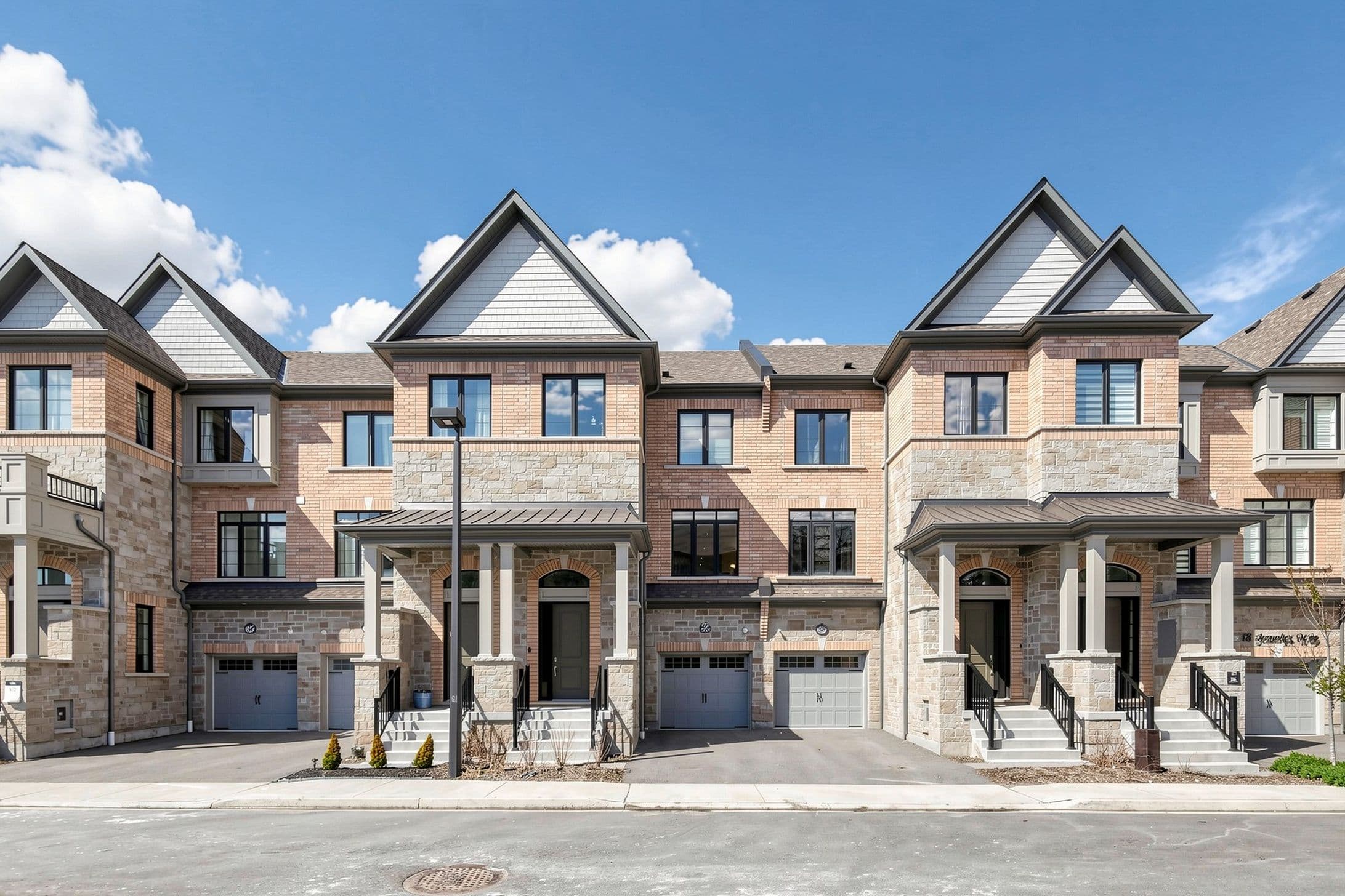 24 Icemaker Way, Whitby, ON L1P 0L5