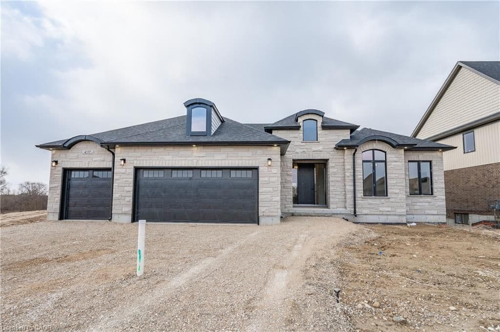 1050 Walton Avenue, North Perth, ON N4W 3S2