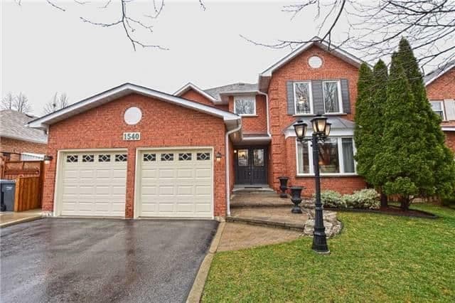 1540 Manorbrook Court 3BR Lower Level, Mississauga, ON L5M 4A8