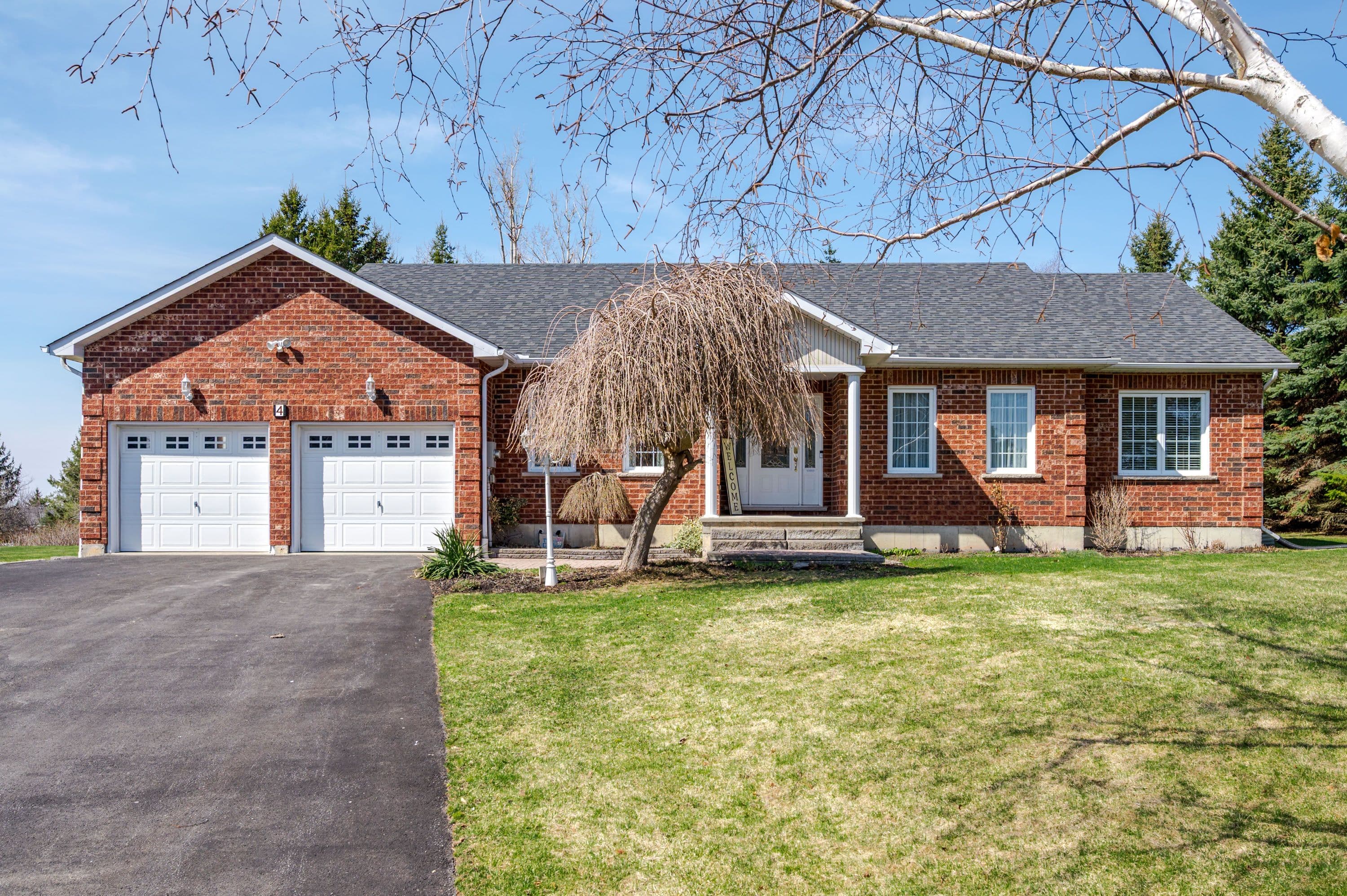 4 Bluewater Avenue, Kawartha Lakes, ON K9V 0K6