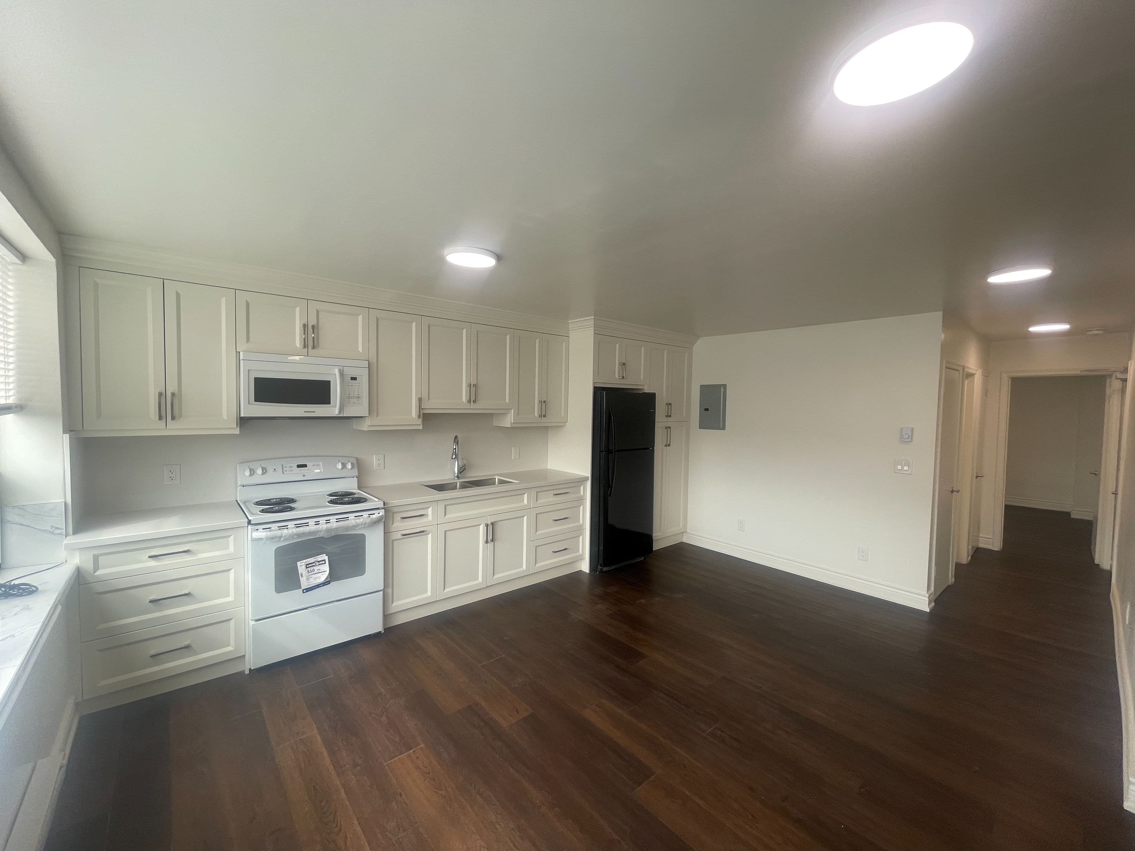 1985 Lawrence Avenue E 2, Toronto E04, ON M1R 2Z2