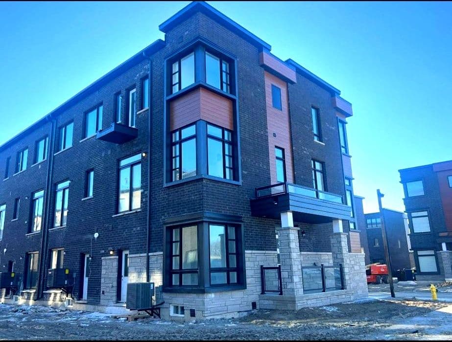 60 Inverary Crescent, Vaughan, ON L4H 5G8