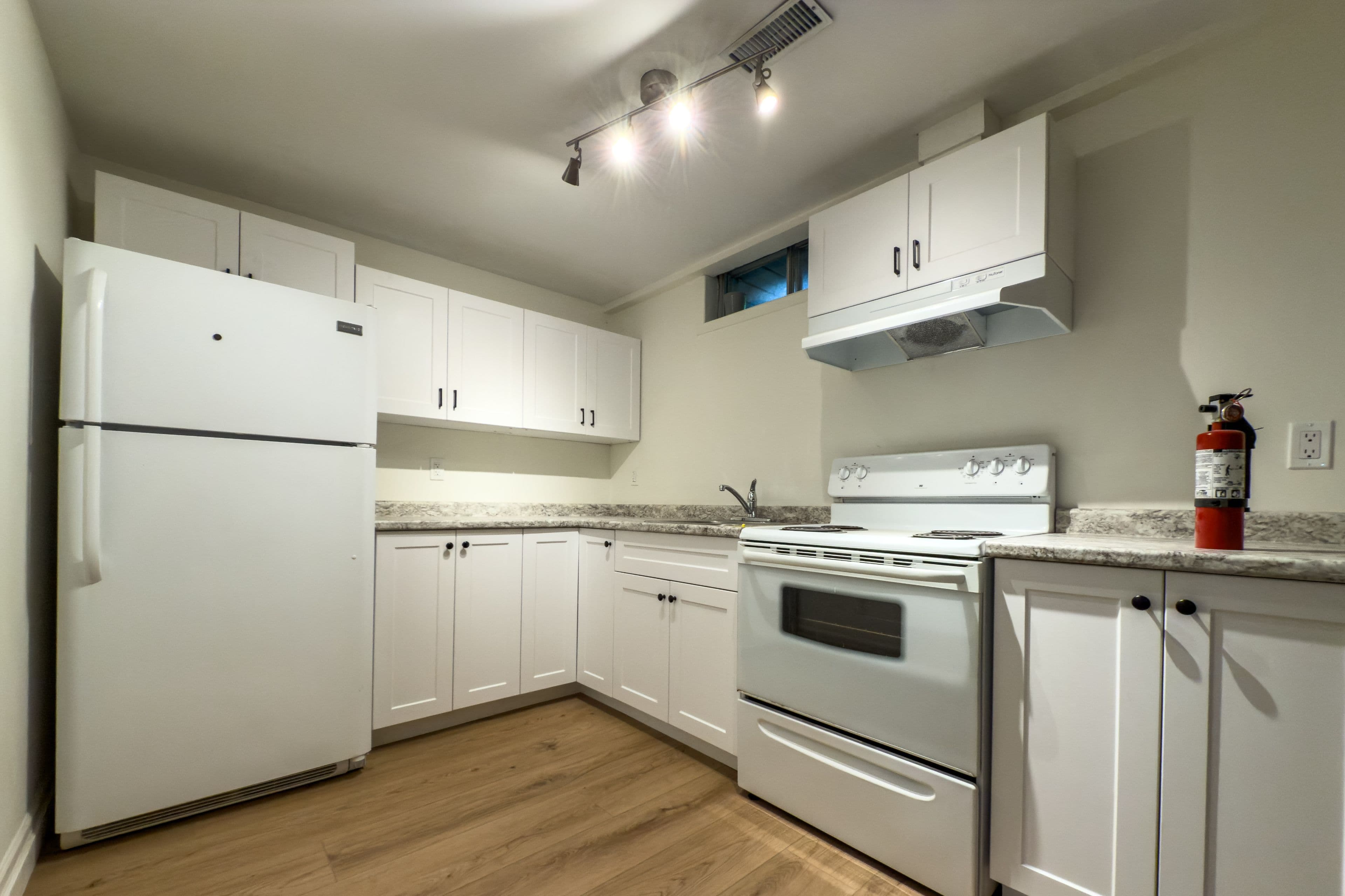 14 McElderry Road LOWER, Guelph, ON N1G 4K3