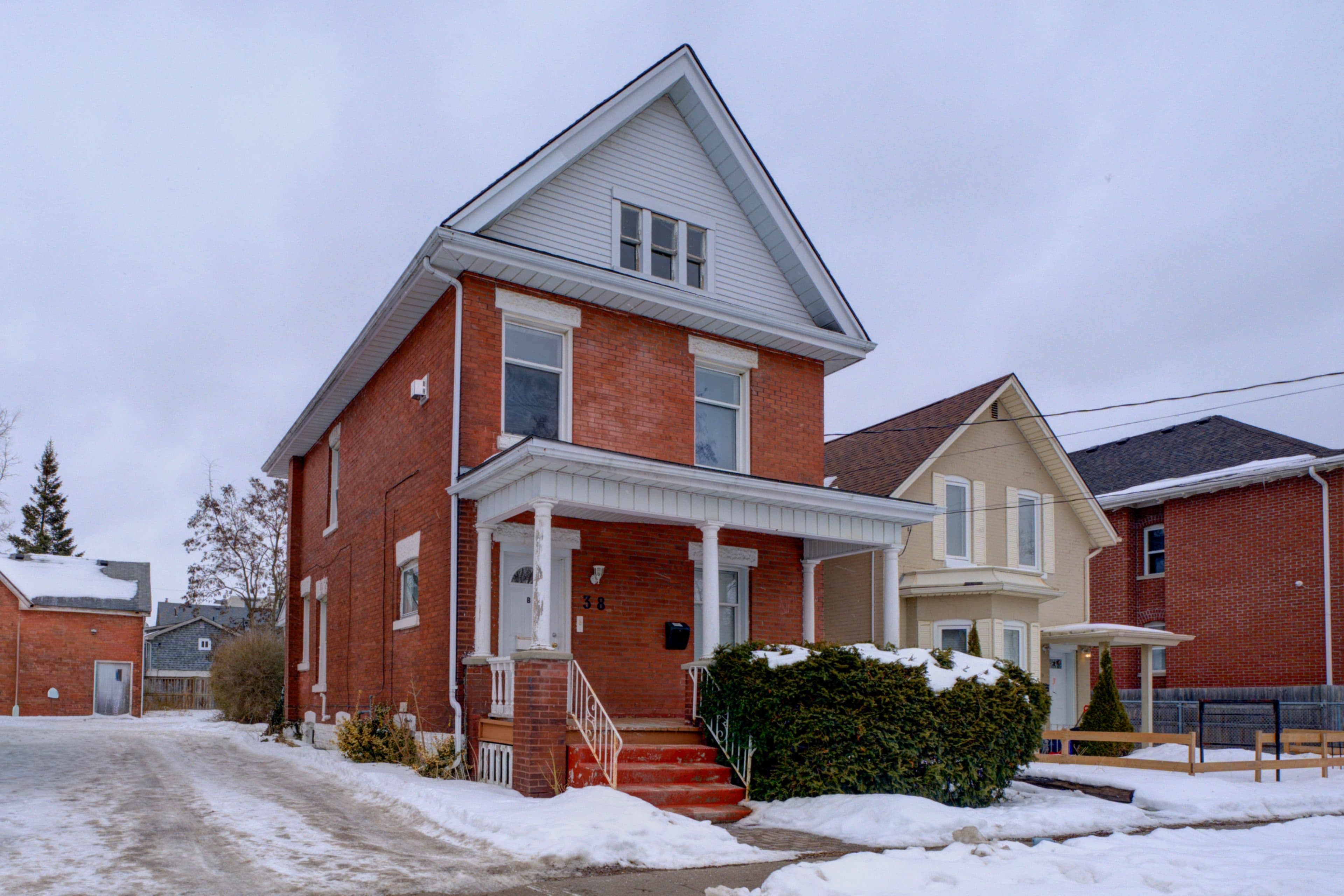 38 Nelson Street, Brantford, ON N3T 2M8