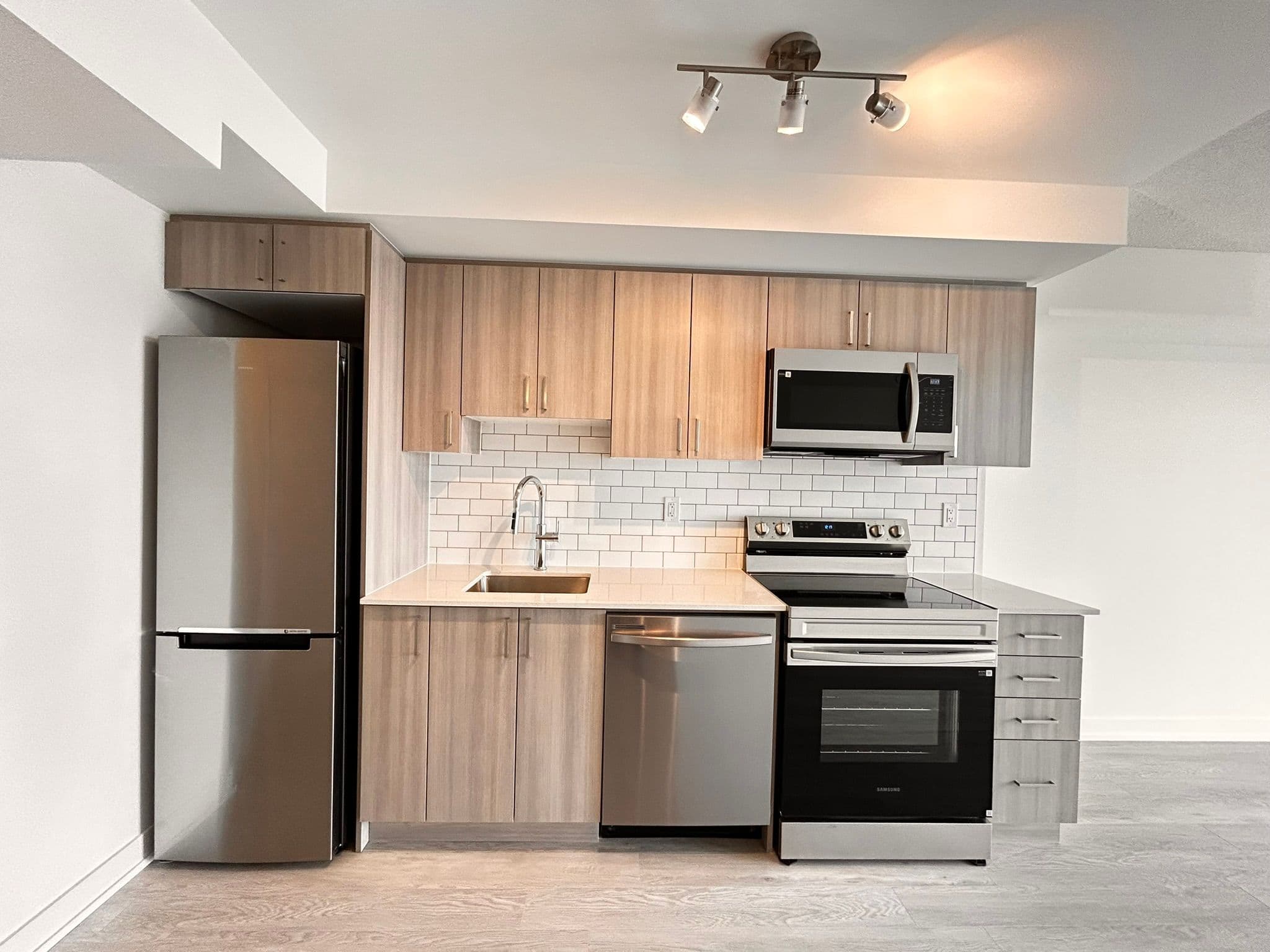 1010 Sandy Beach Road 2404, Pickering, ON L1W 0C7