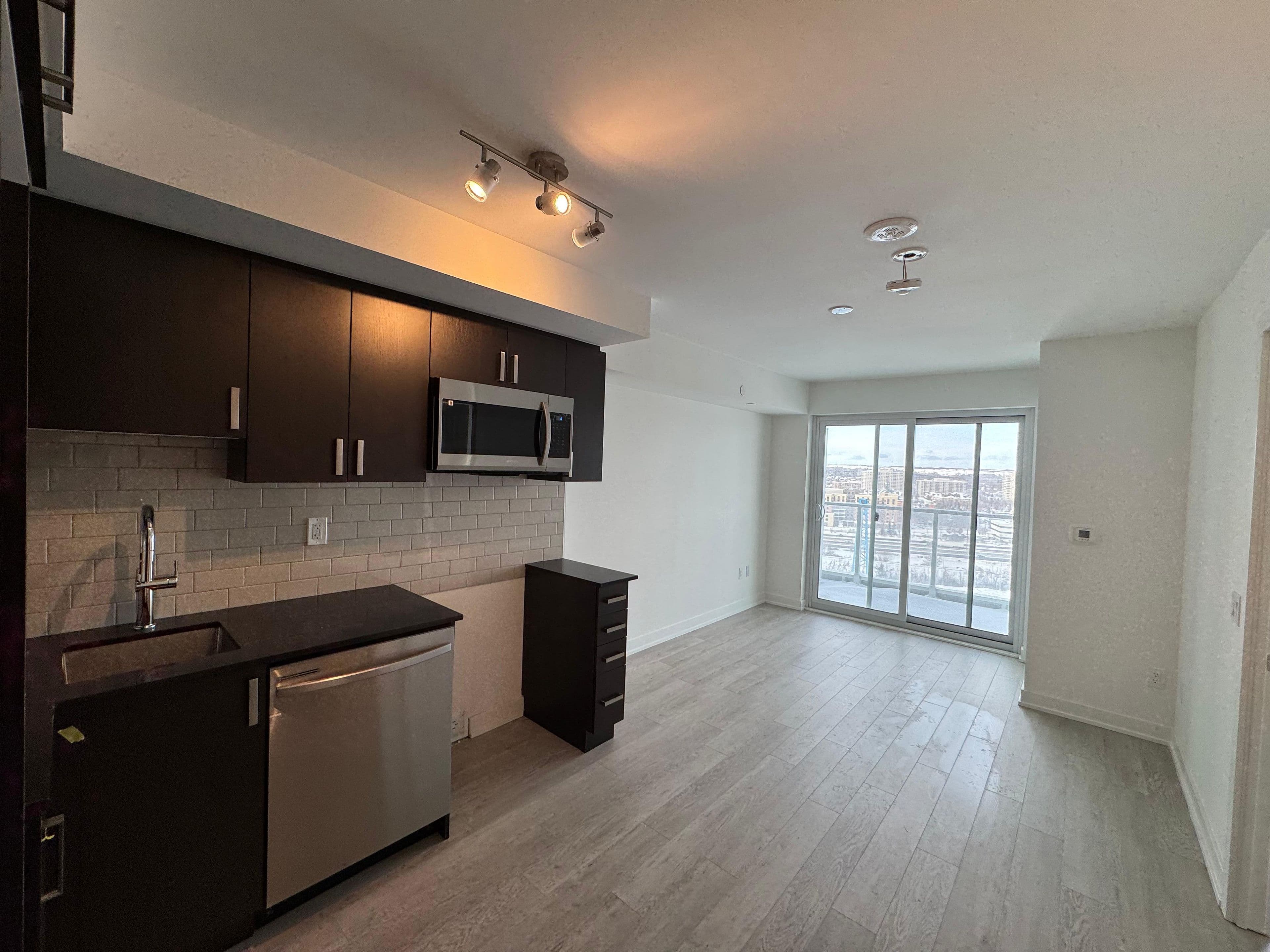 1010 Sandy Beach Road 1801, Pickering, ON L1W 0C7