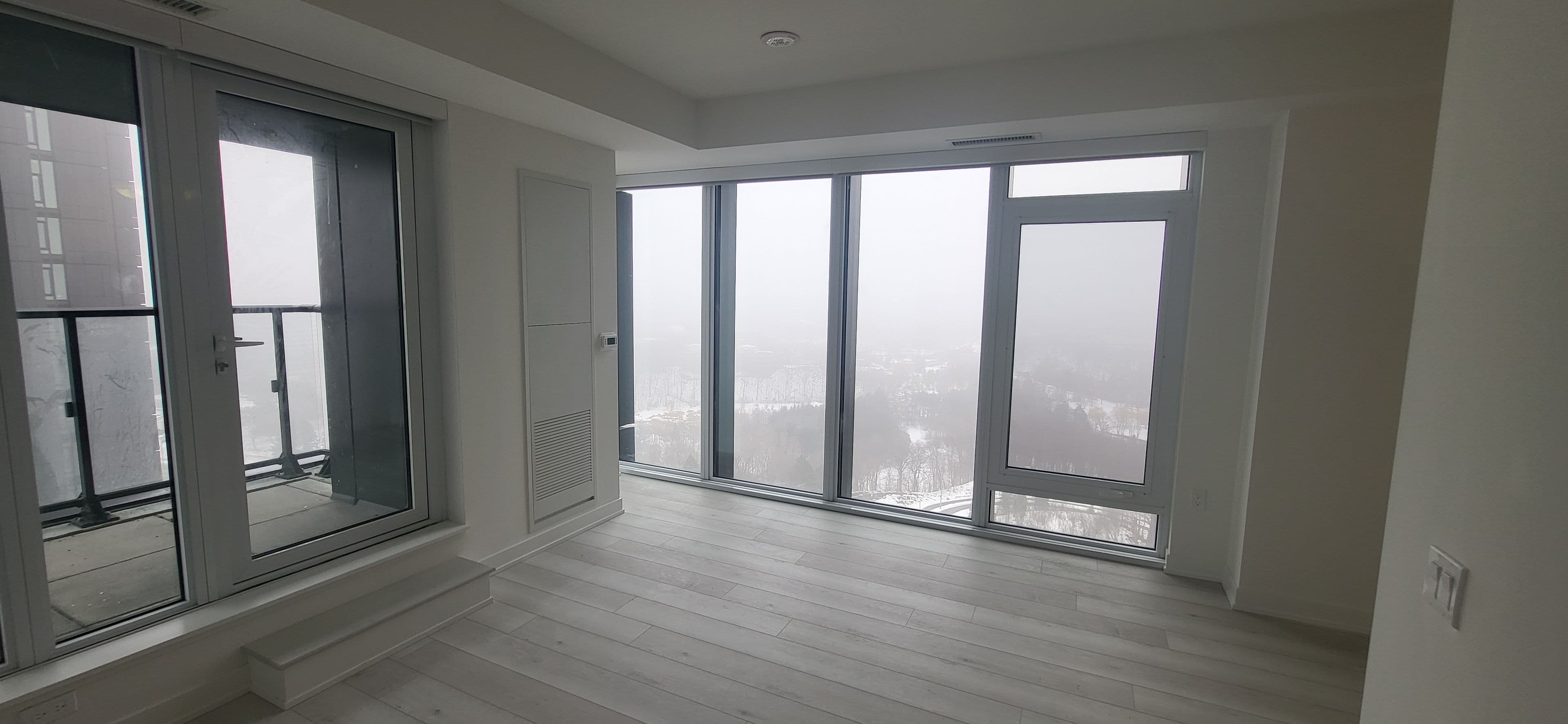 1 Quarrington Lane 2102, Toronto C13, ON M3C 0S4