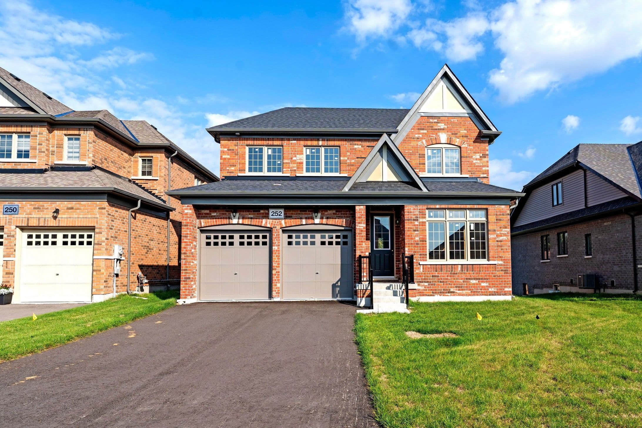 252 Wilcox Drive, Clearview, ON L0M 1S0