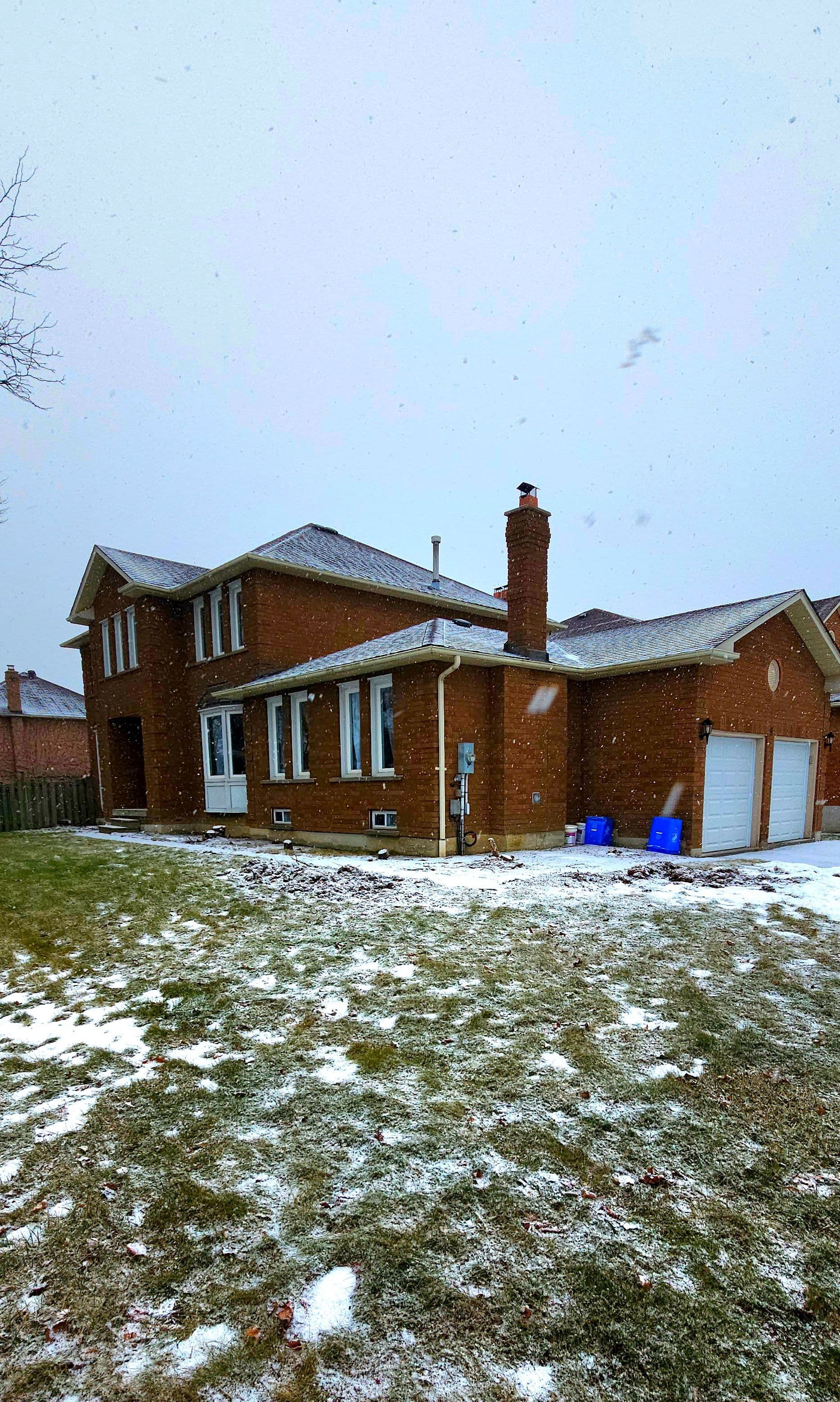 11 Foster Crescent, Whitby, ON L1R 1W1