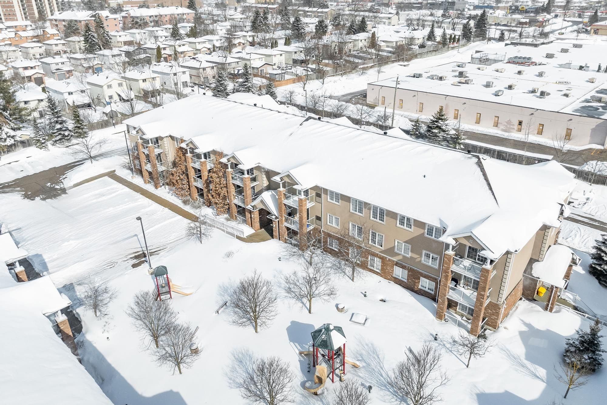 41 Coulter Street 19, Barrie, ON L4N 6L9