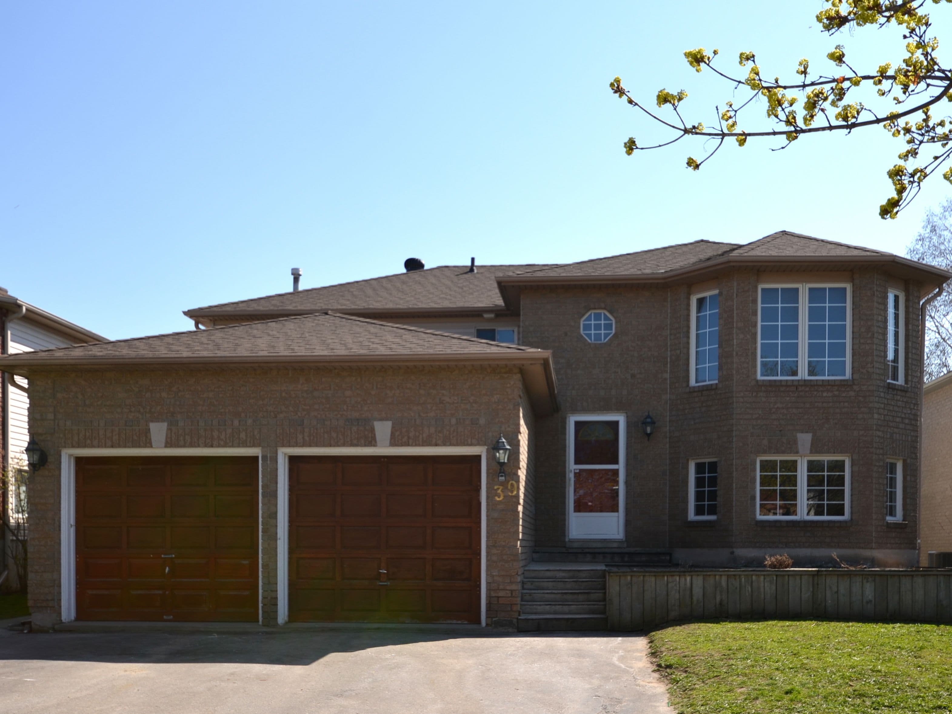 39 JONES Drive LOWER, Barrie, ON L4M 6H7
