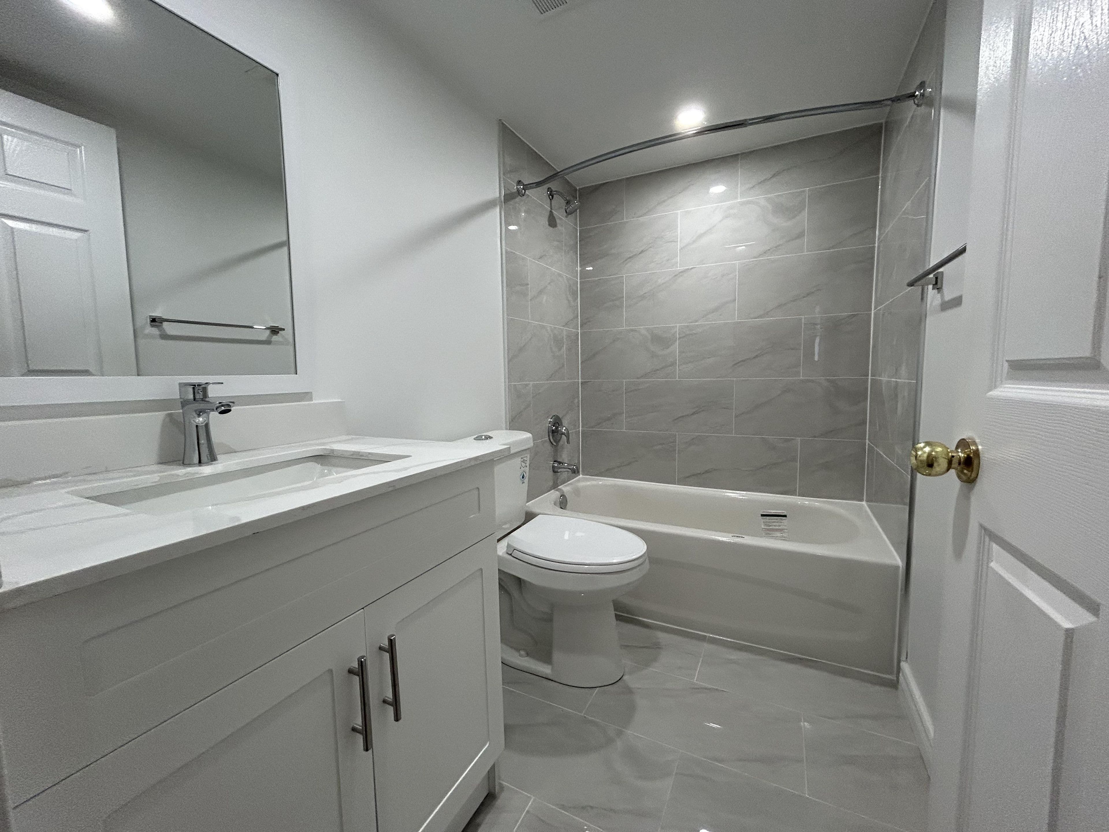 35 Empress Avenue 908, Toronto C14, ON M2N 6T3