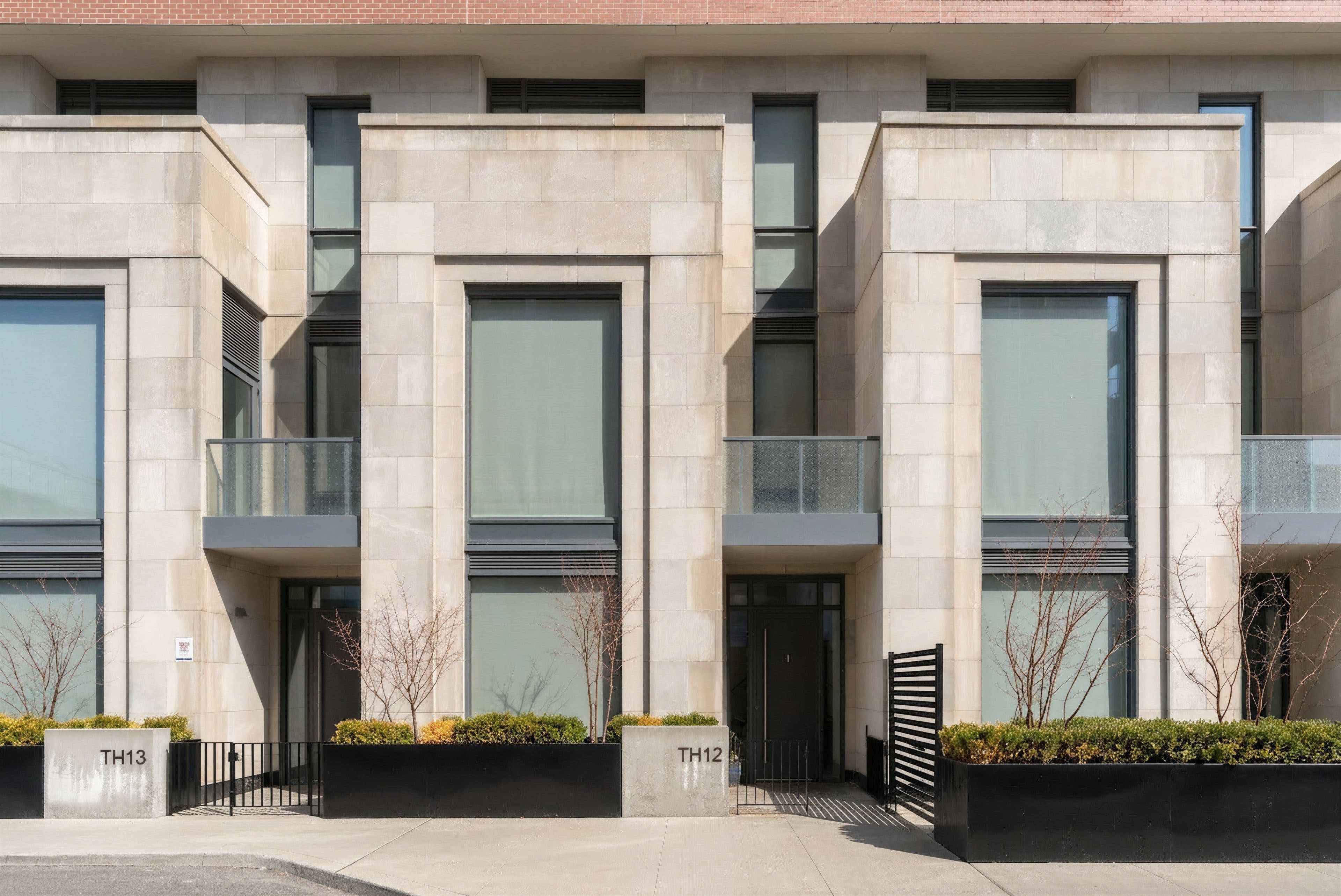 33 Frederick Todd Way TH12, Toronto C11, ON M4G 0C9