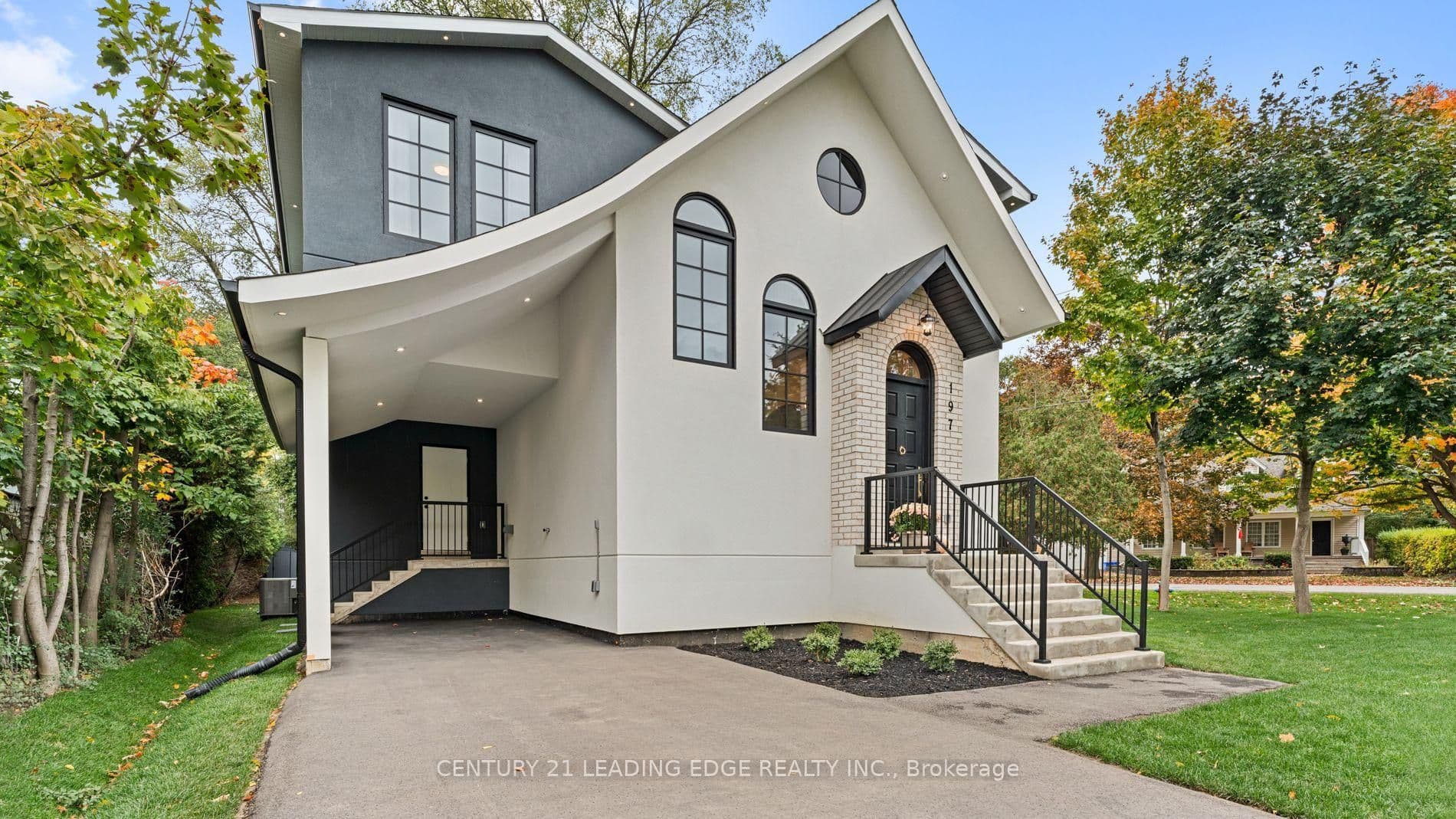 197 Glen Oak Drive, Oakville, ON L6K 2J3