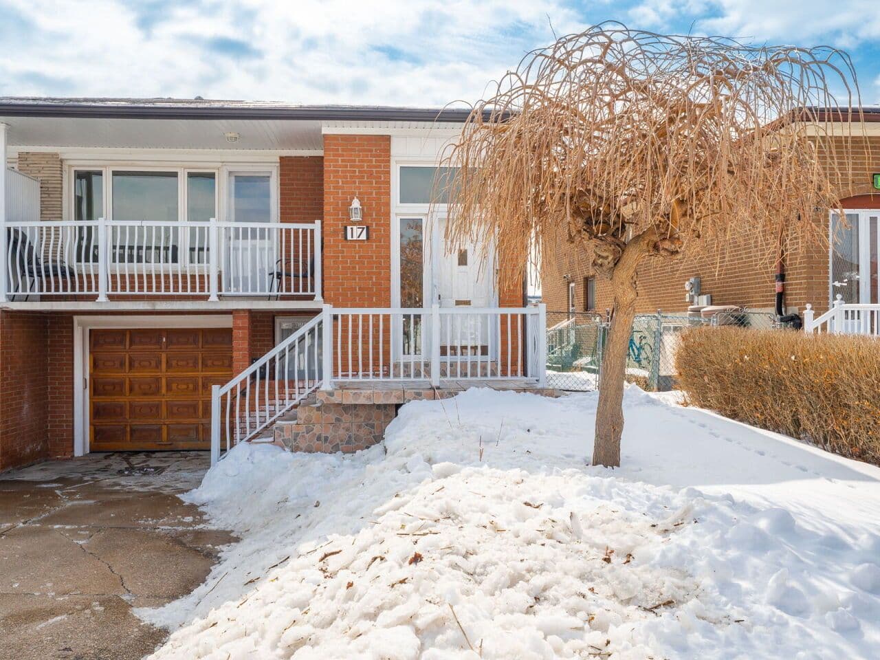 17 Cabana Drive, Toronto W05, ON M9L 1L1